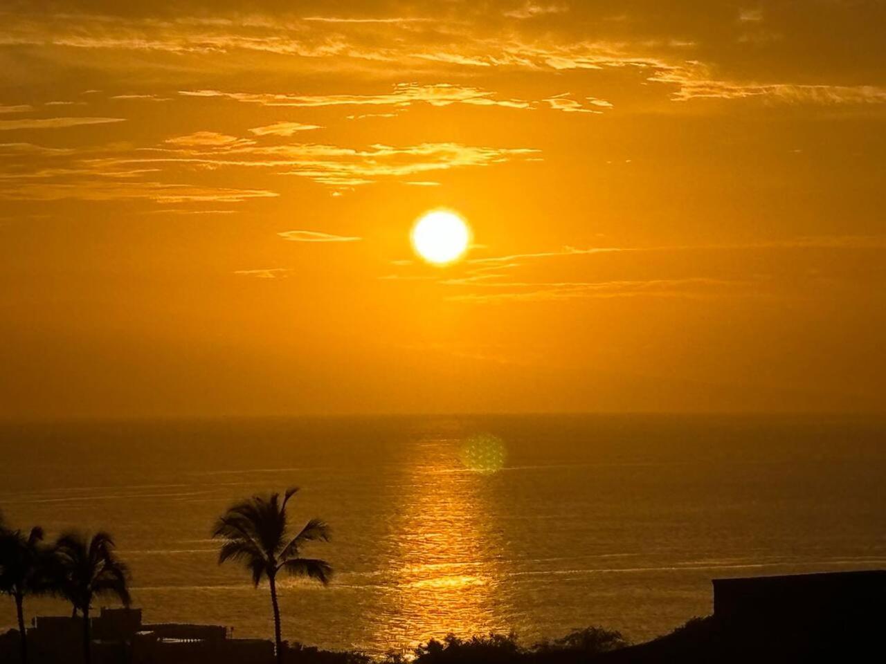 Endless Ocean Views 1bd and 2 bath