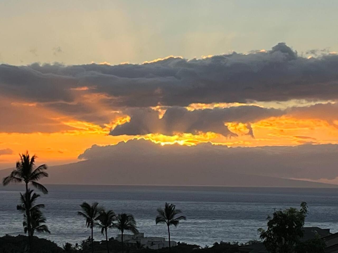 Endless Ocean Views 1bd and 2 bath