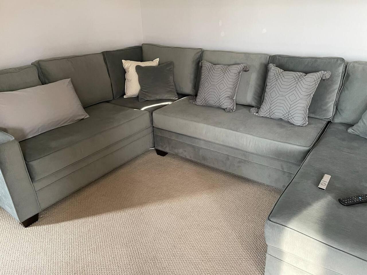 Endless Ocean Views 1bd and 2 bath