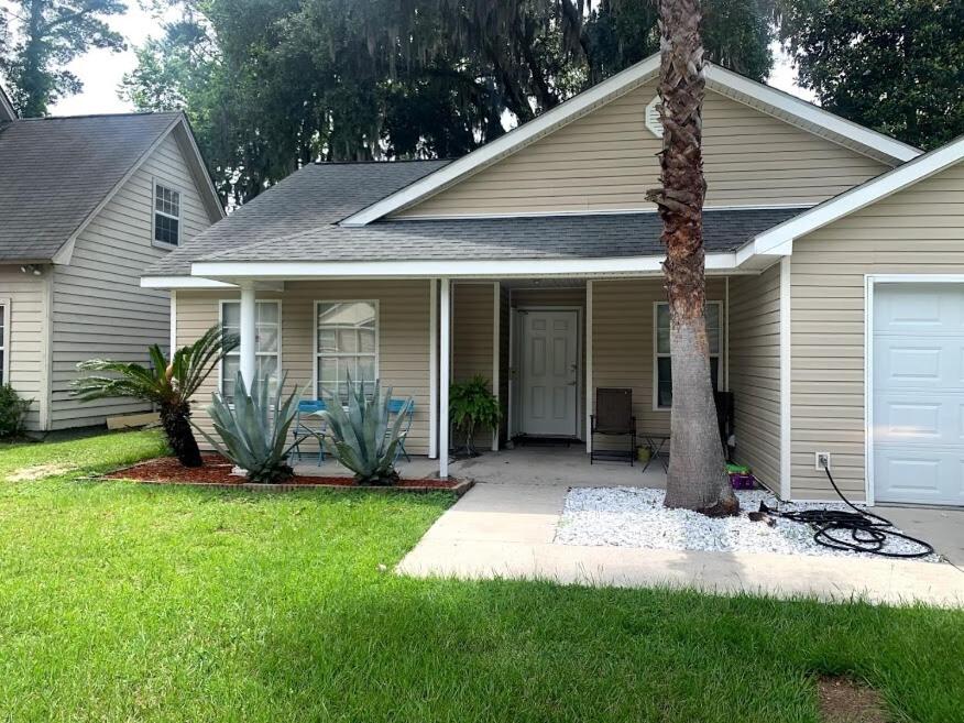 Sandfly Charm sleeps 8