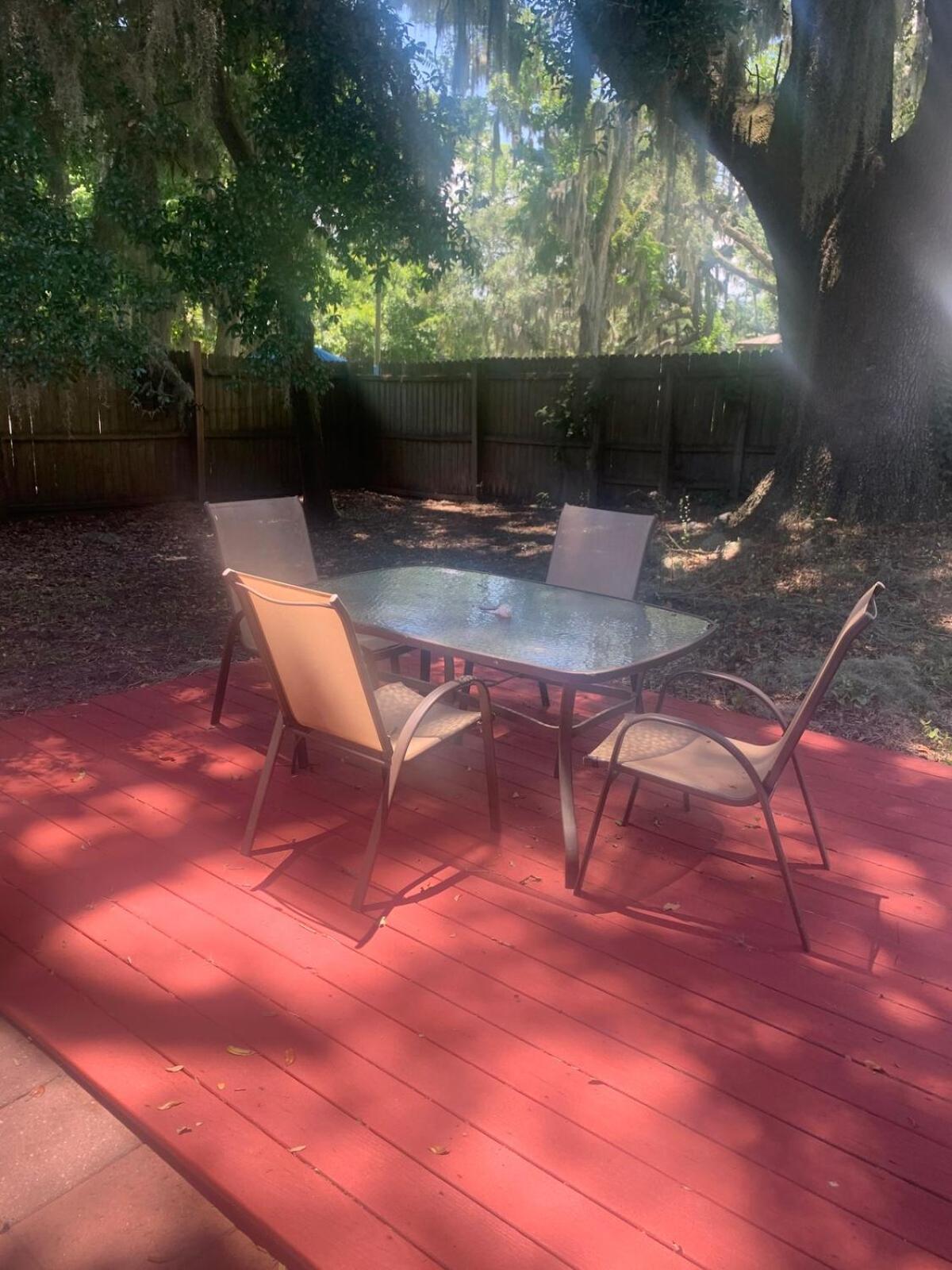 Sandfly Charm sleeps 8