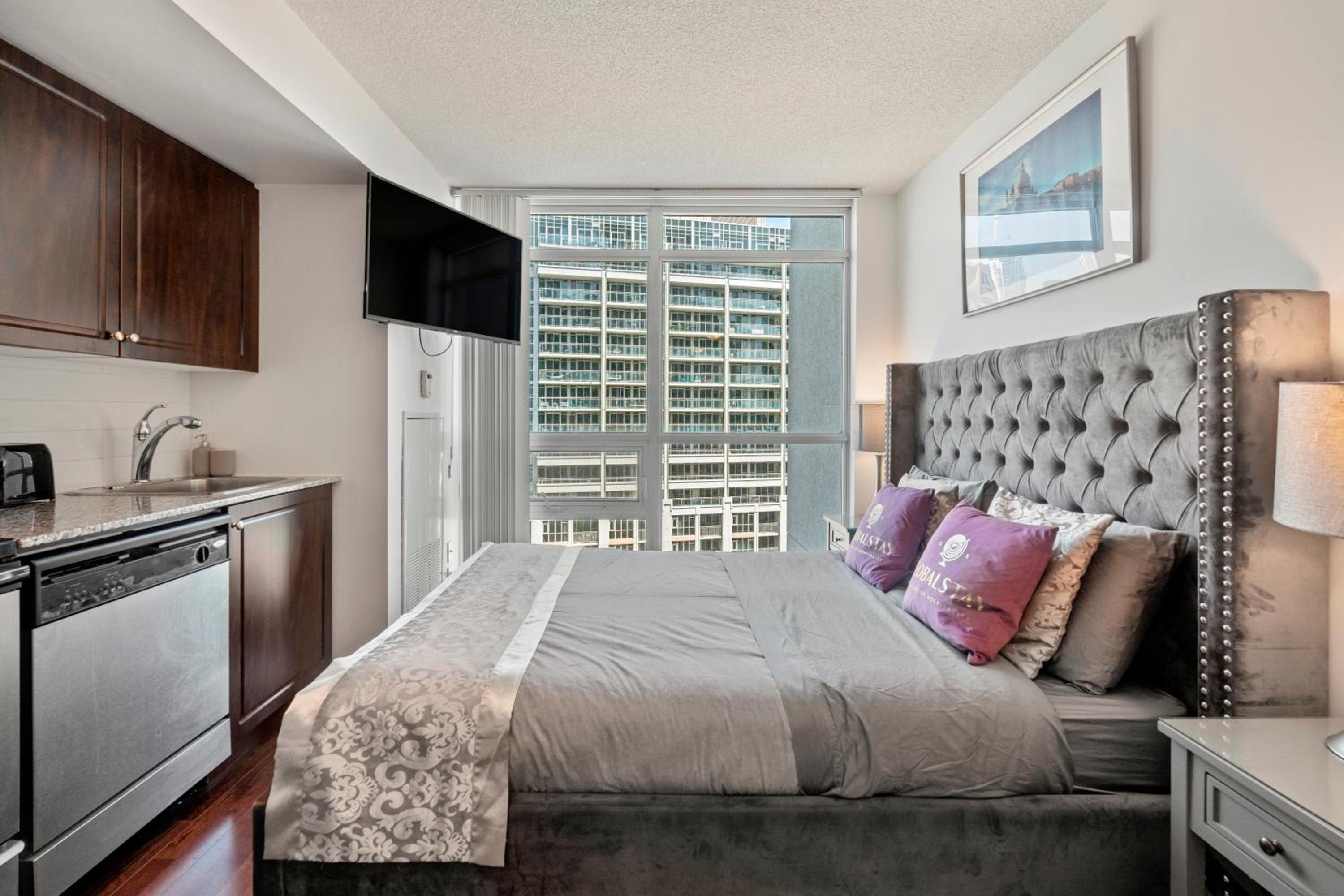 Awesome Studio in Downtown Toronto
