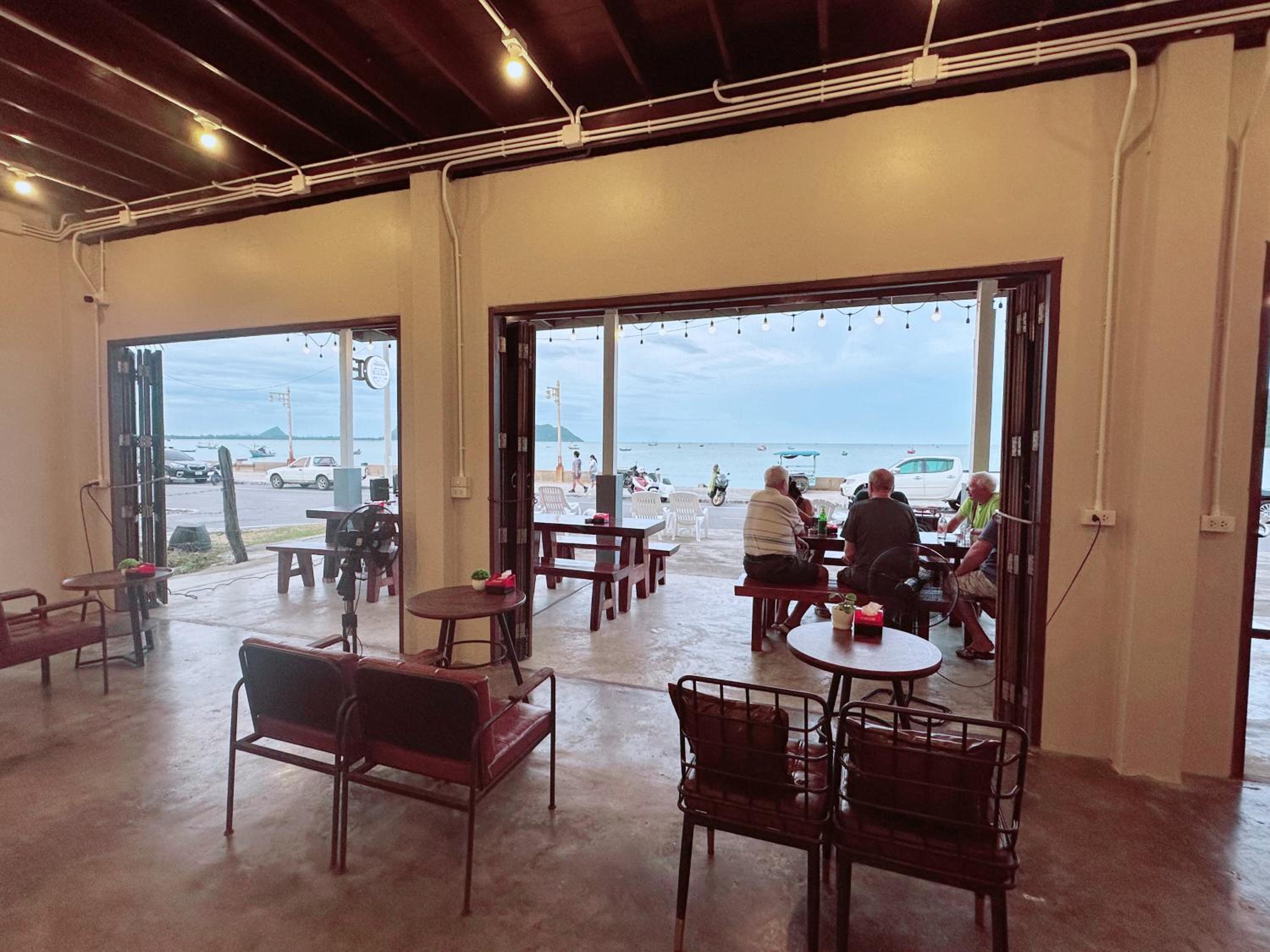 Hostel 126 Cafe' & Bar