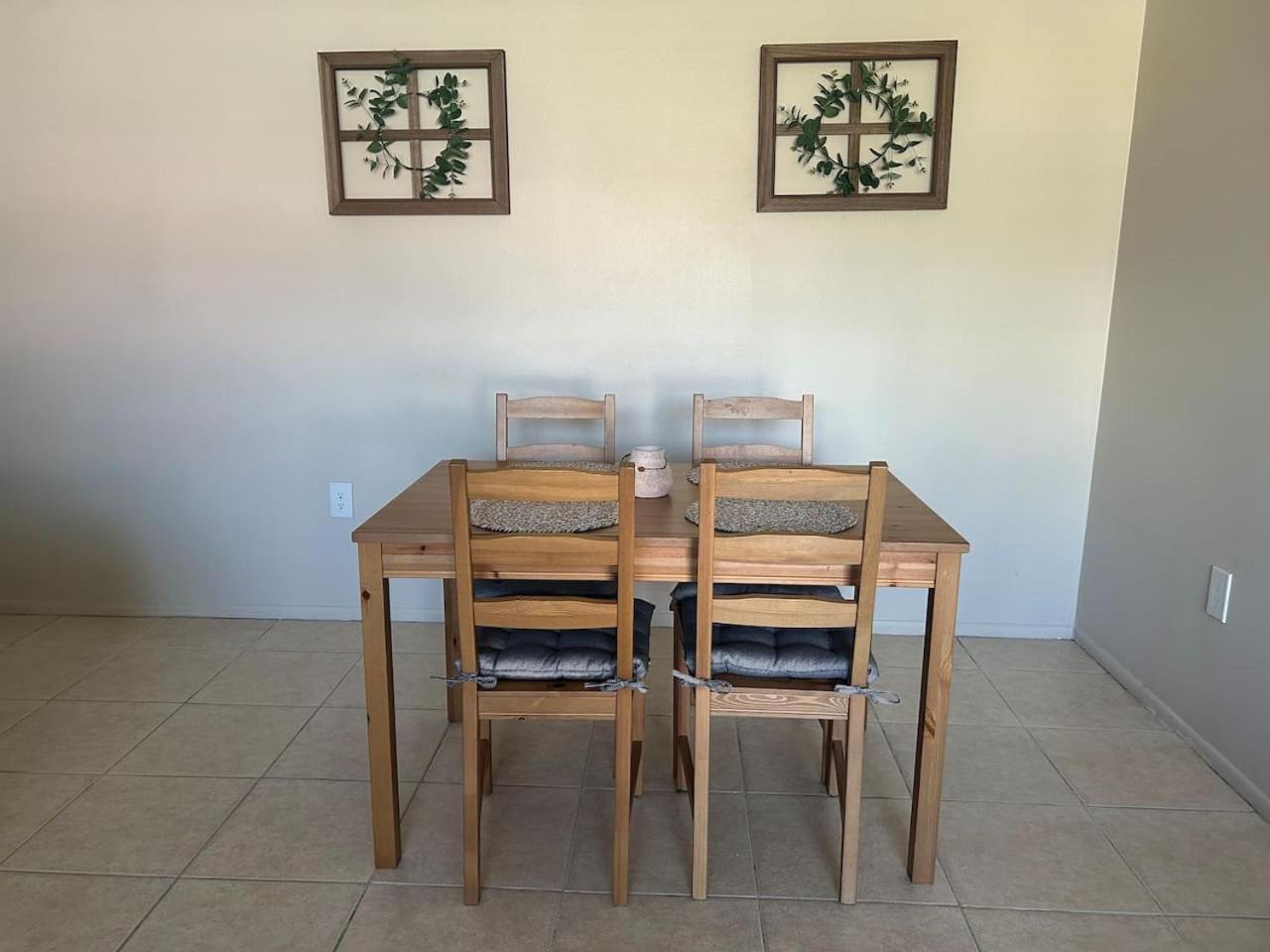 Bright Private Room Ideal for Long or Short Stay Rm1 Shared home