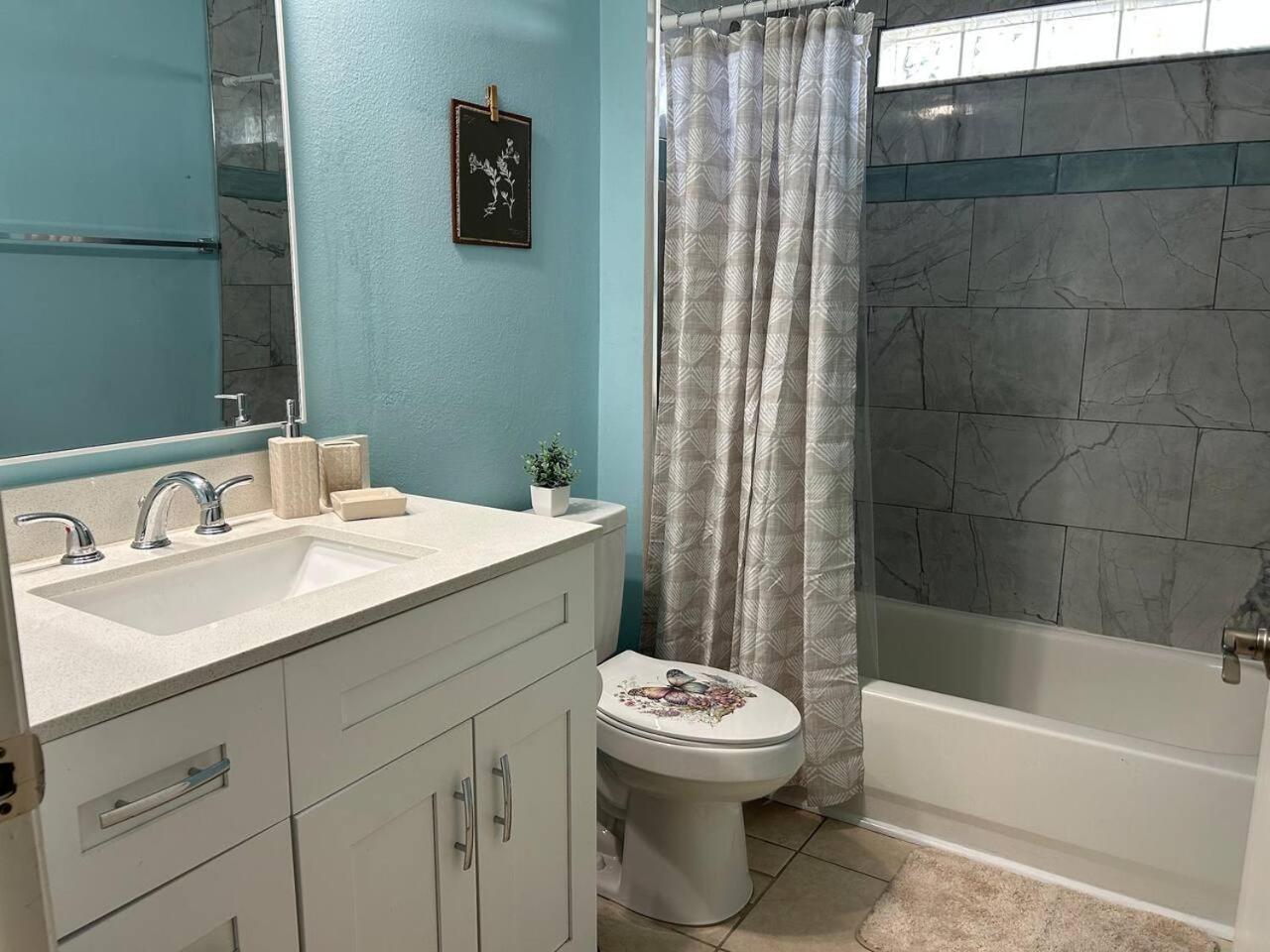 Quiet Cozy Private Room Perfect for Work or Vacation RM2 shared home