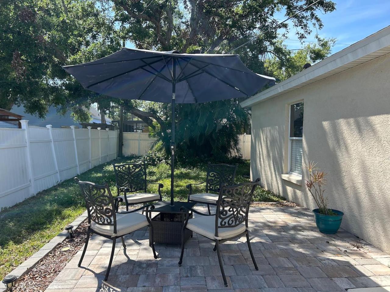Relaxing Getaway in Sarasota Great Location Whole House
