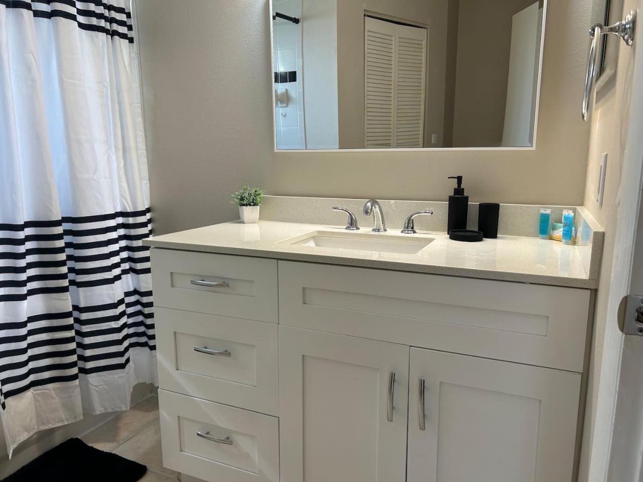 Relaxing Getaway in Sarasota Great Location Whole House
