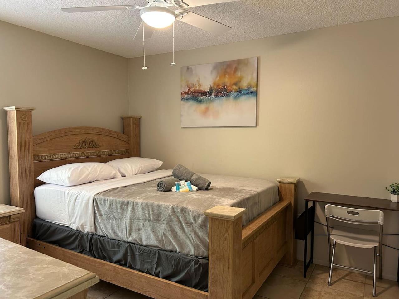 Private Stay Near Ed Smith Stadium-Great Location Rm4 Shared home