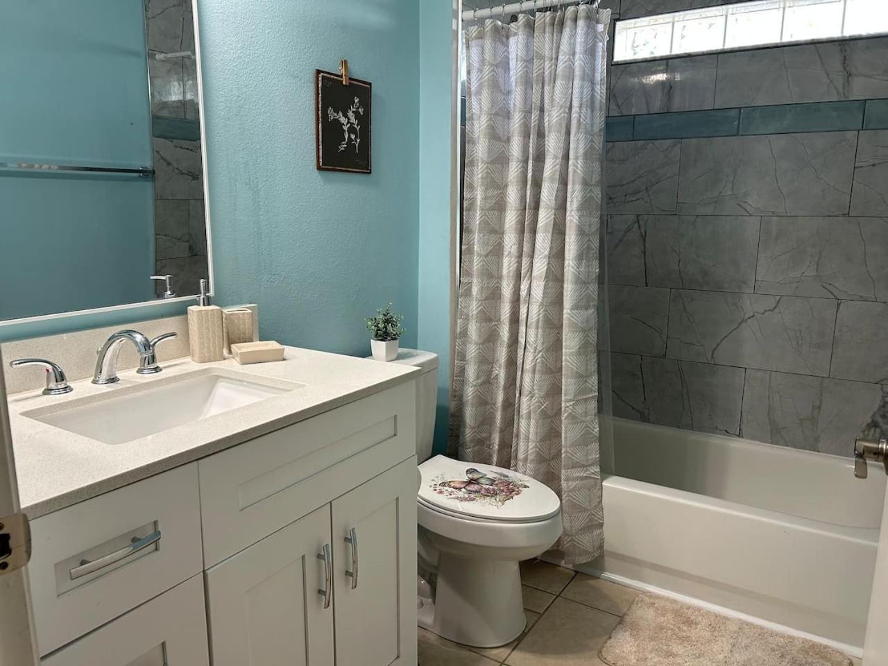 Private Stay Near Ed Smith Stadium-Great Location Rm4 Shared home