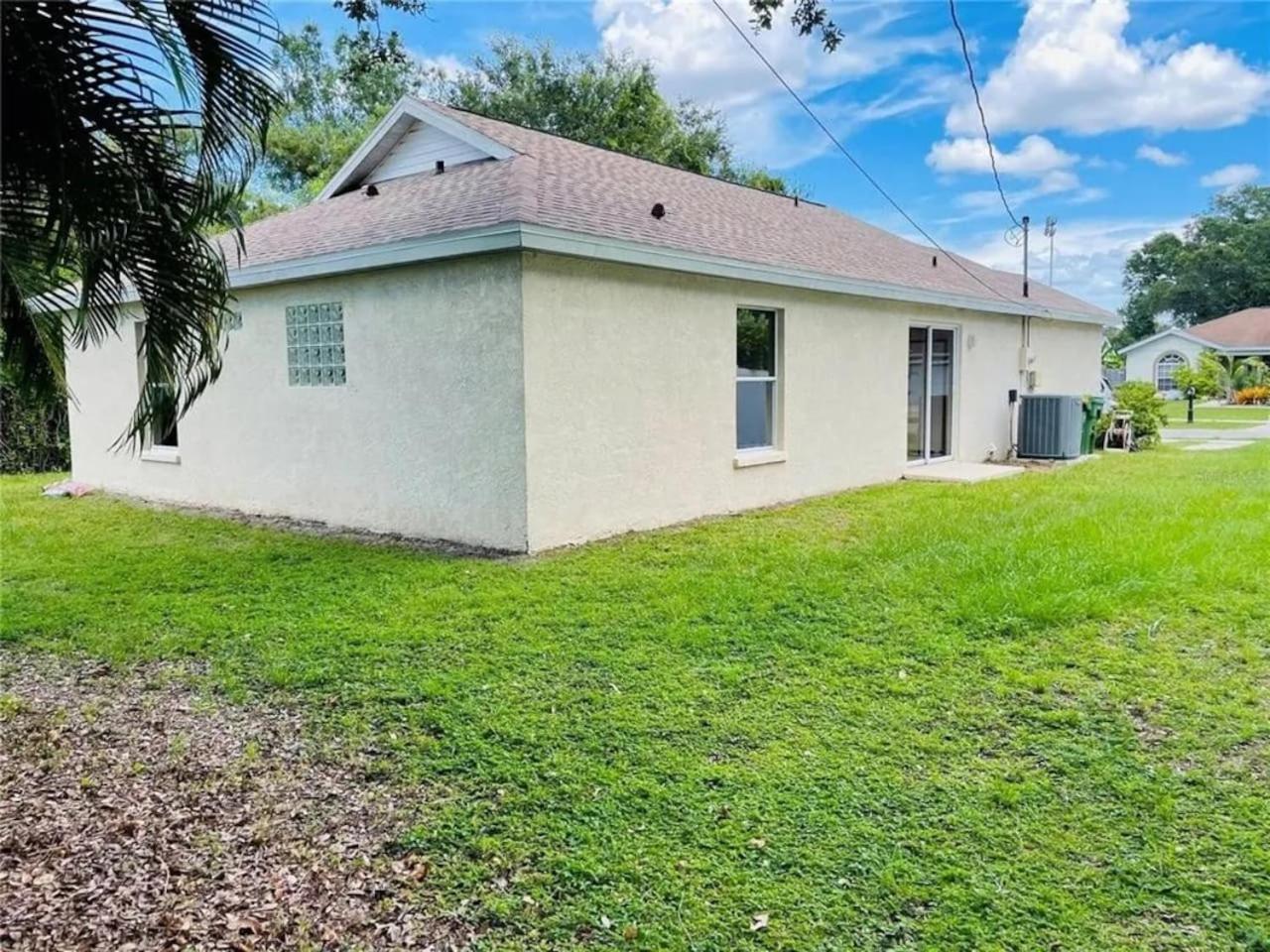 Private Stay Near Ed Smith Stadium-Great Location Rm4 Shared home
