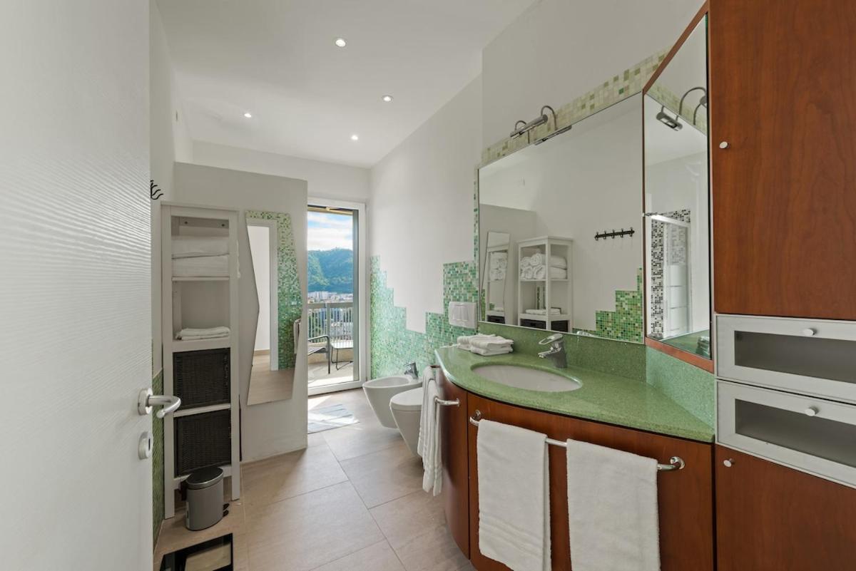 Como Hillview Apartment by Aura Luxury Collection