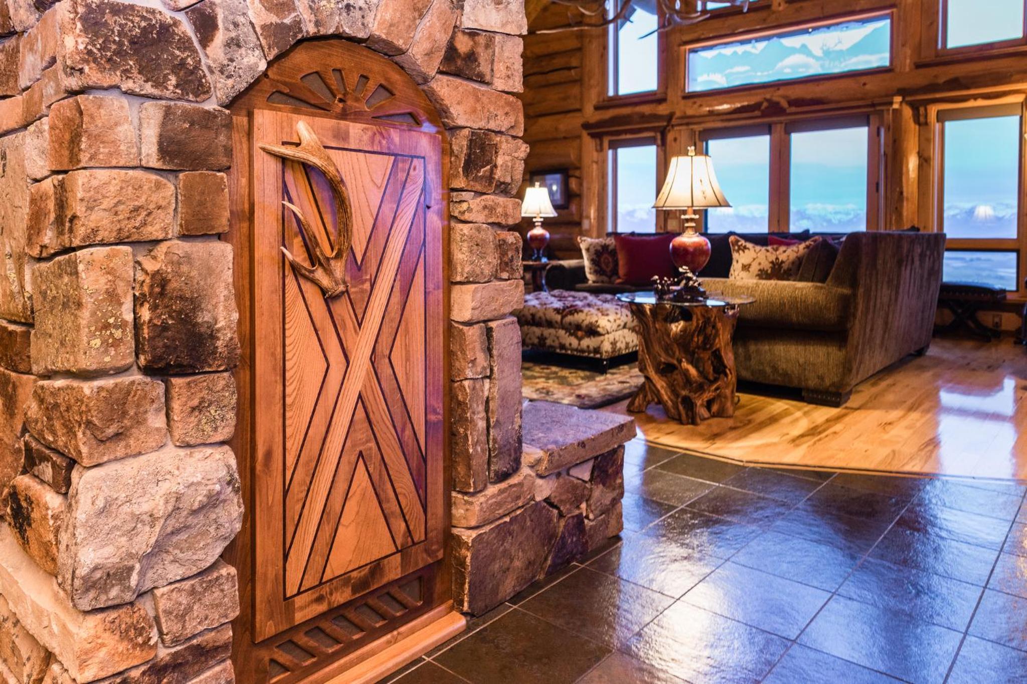 Coyote Bluff Estate