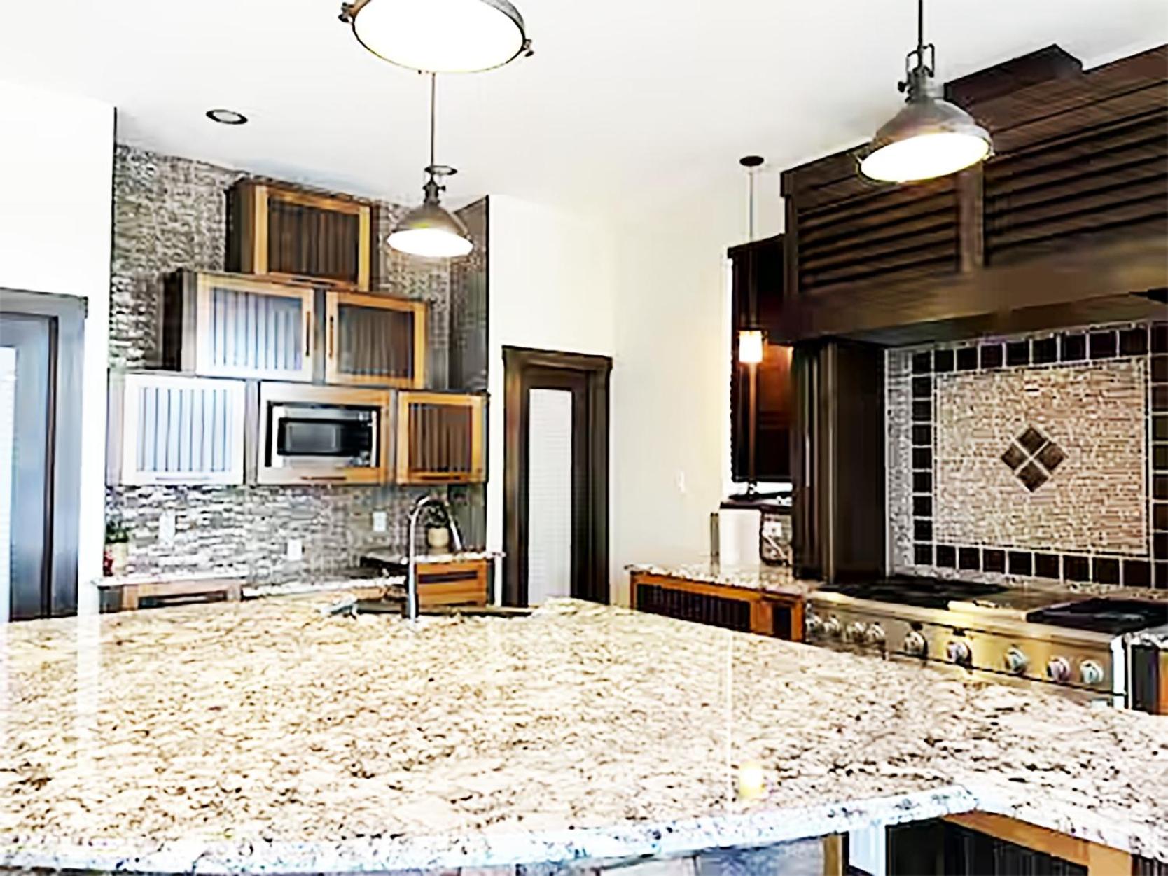 A Gorgeous Mansion for Jasper Vacation