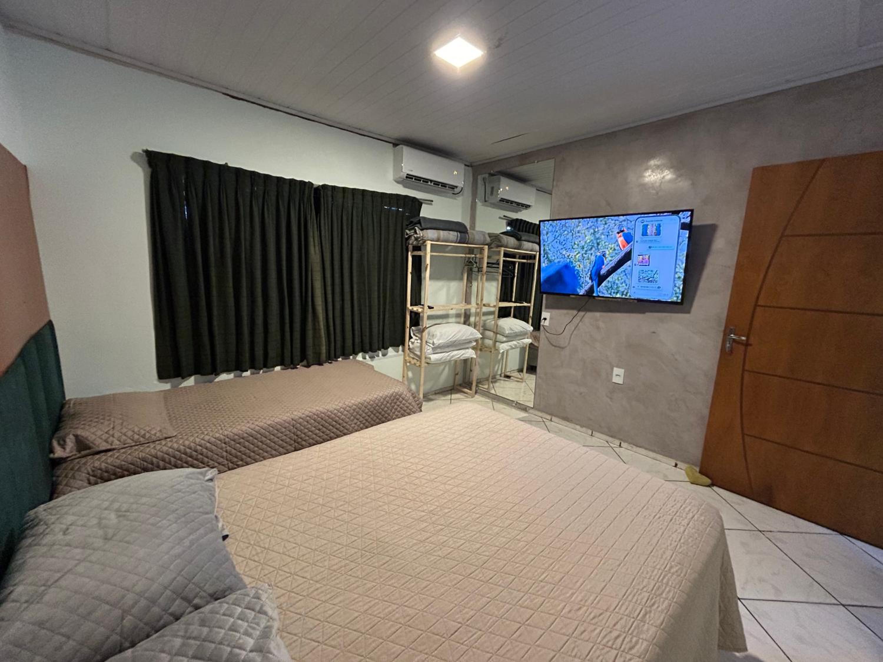 Apartamento na Av das Cataratas de 02 quartos
