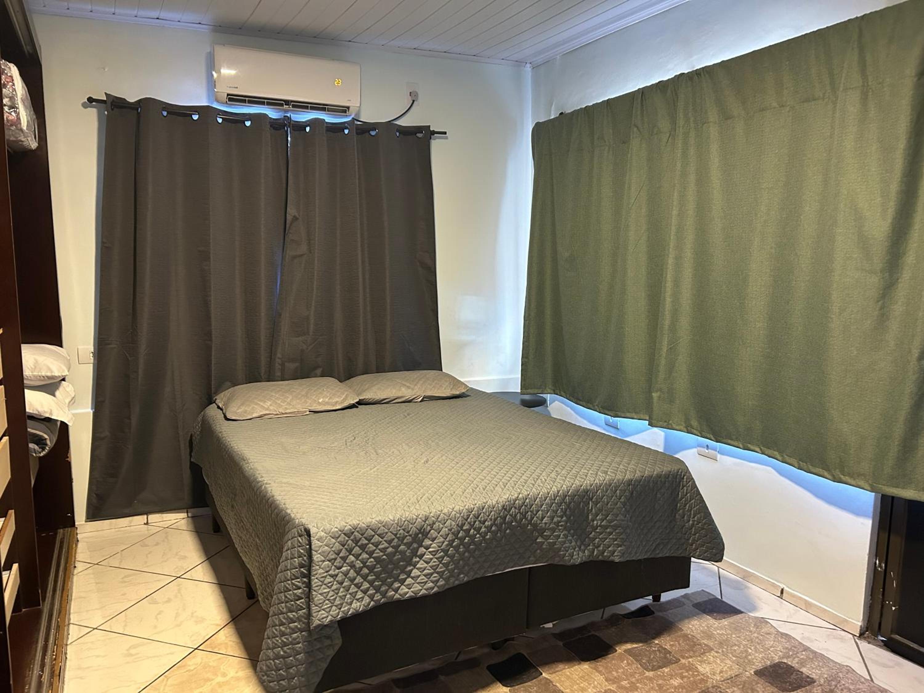 Apartamento na Av das Cataratas de 02 quartos