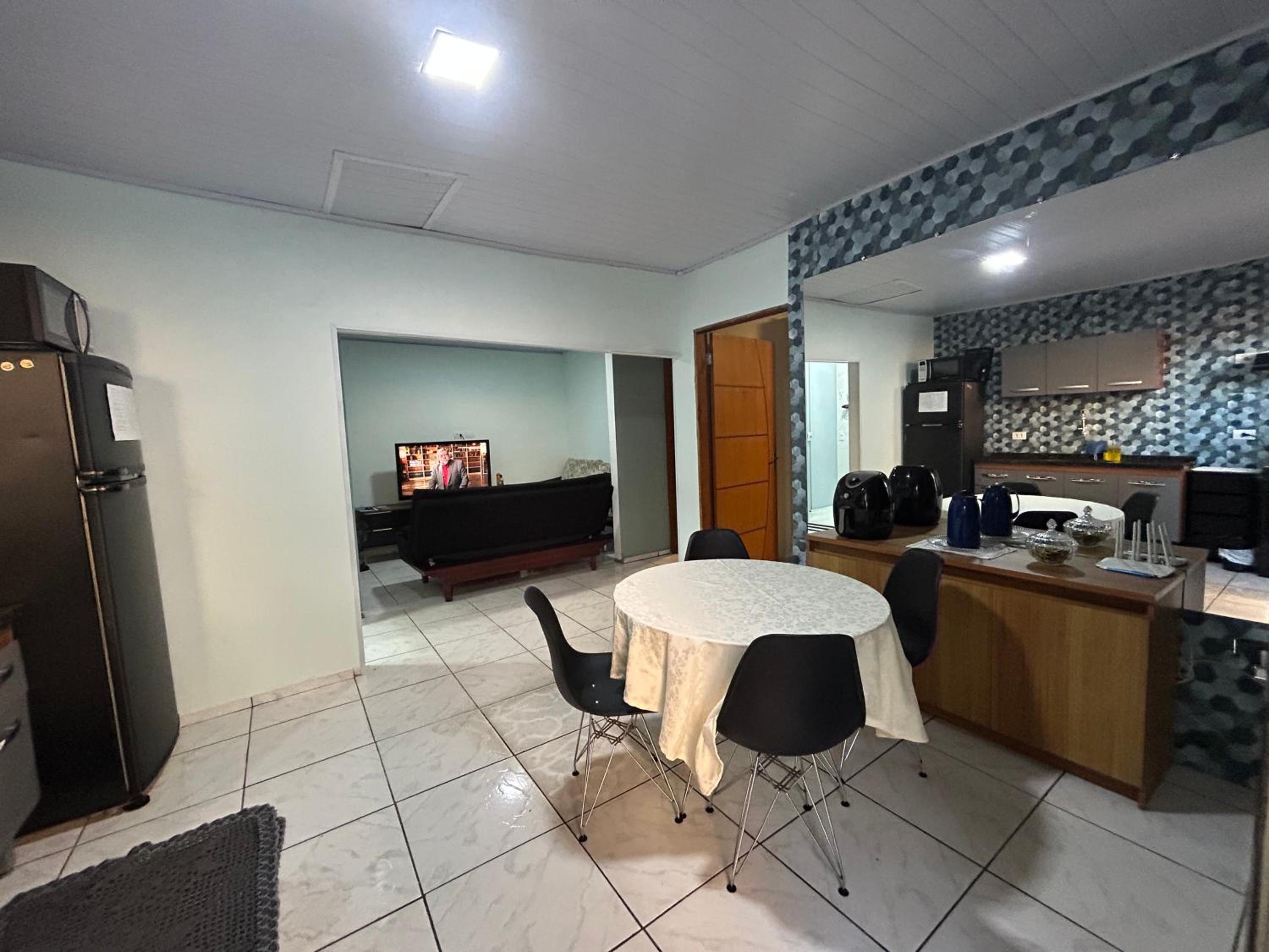 Apartamento na Av das Cataratas de 02 quartos