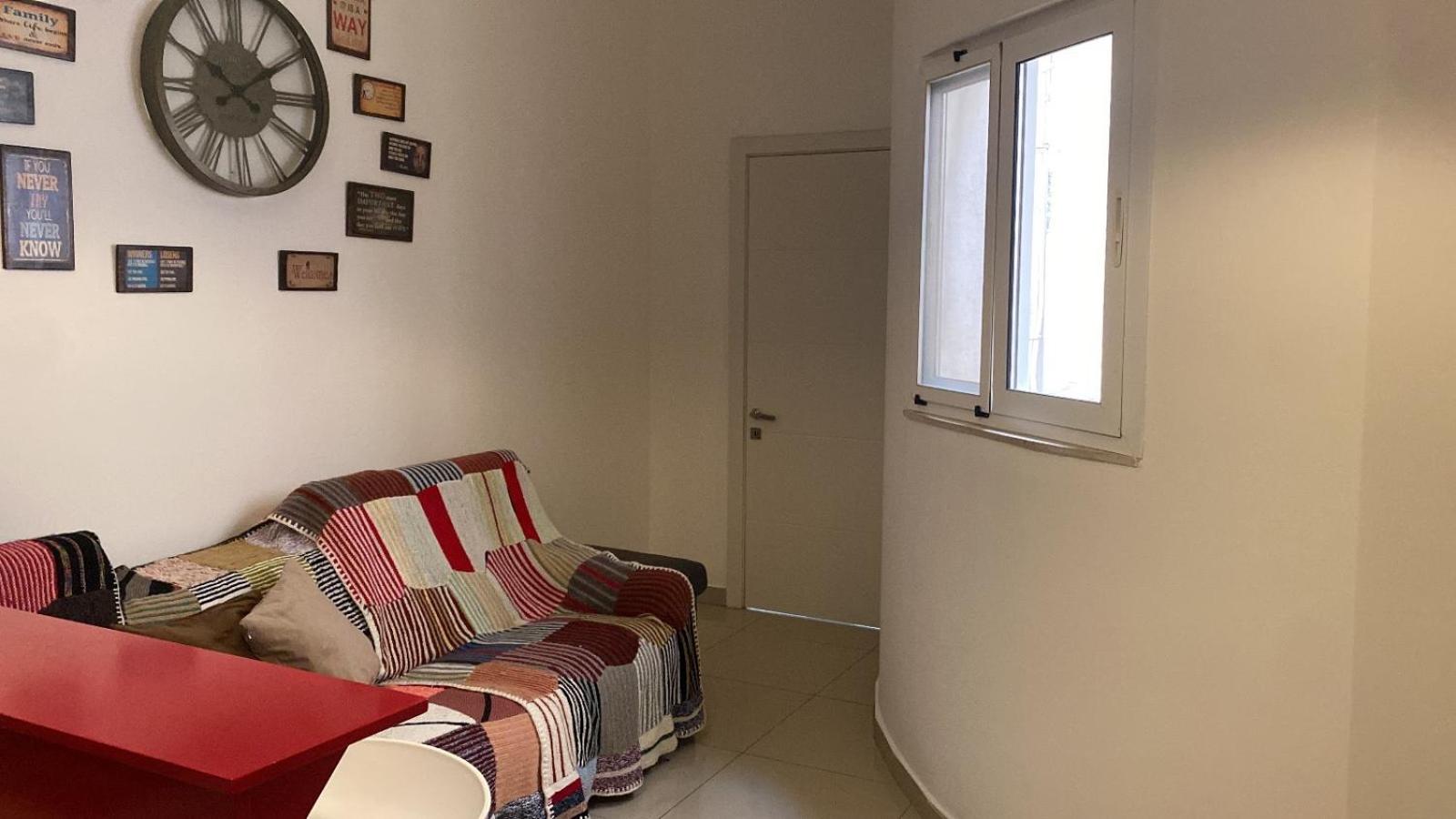 Serenity Large 4 bedroom 2 bathroom- in Swieqi over a valley