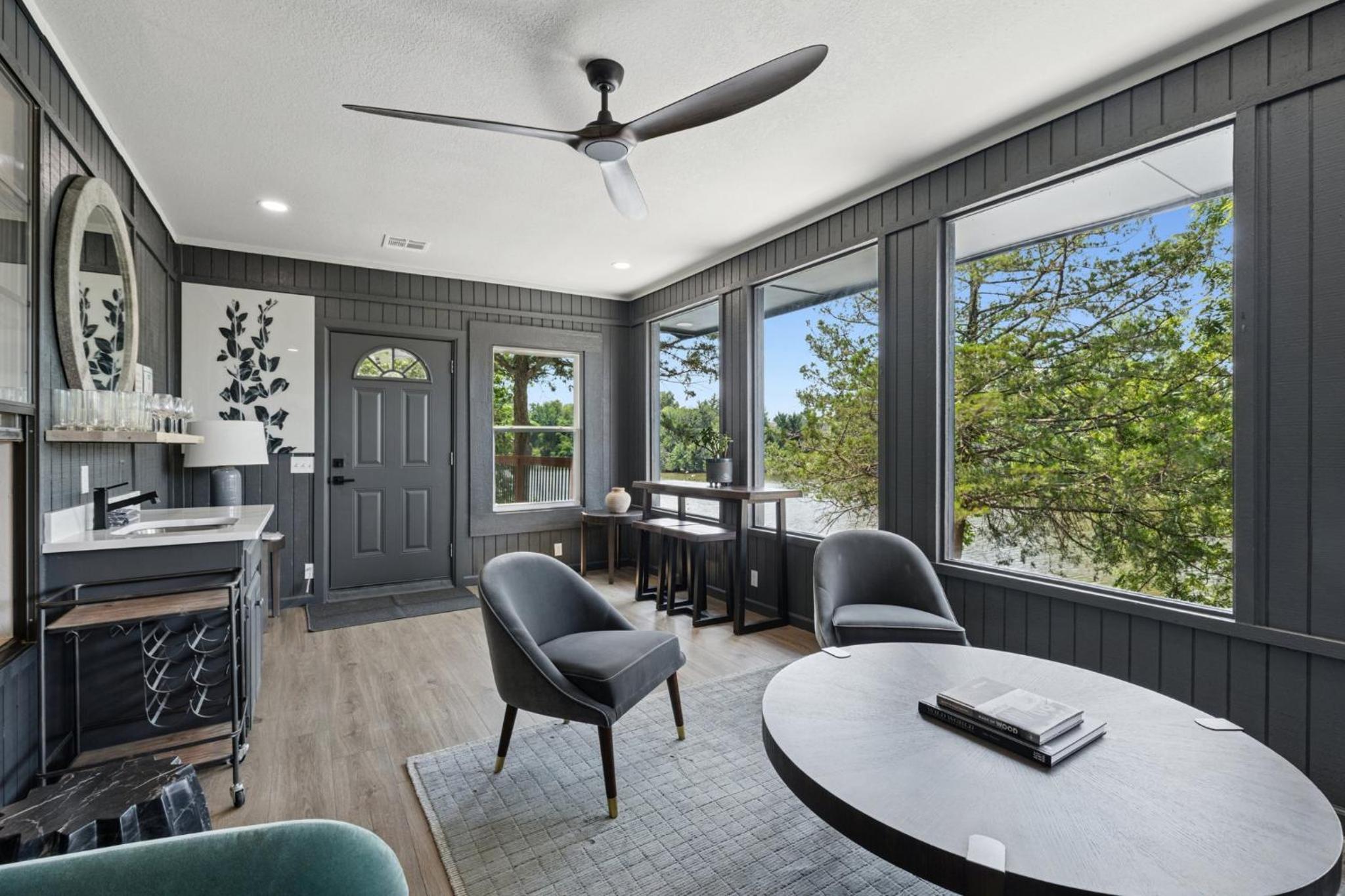 5BR Home Hot Tub, Patio, and Grill #LW