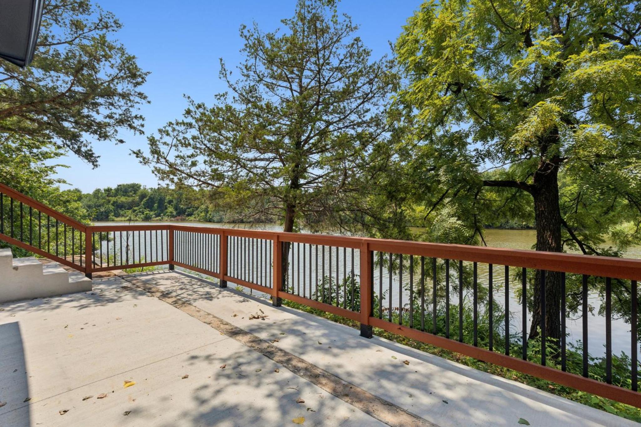 5BR Home Hot Tub, Patio, and Grill #LW