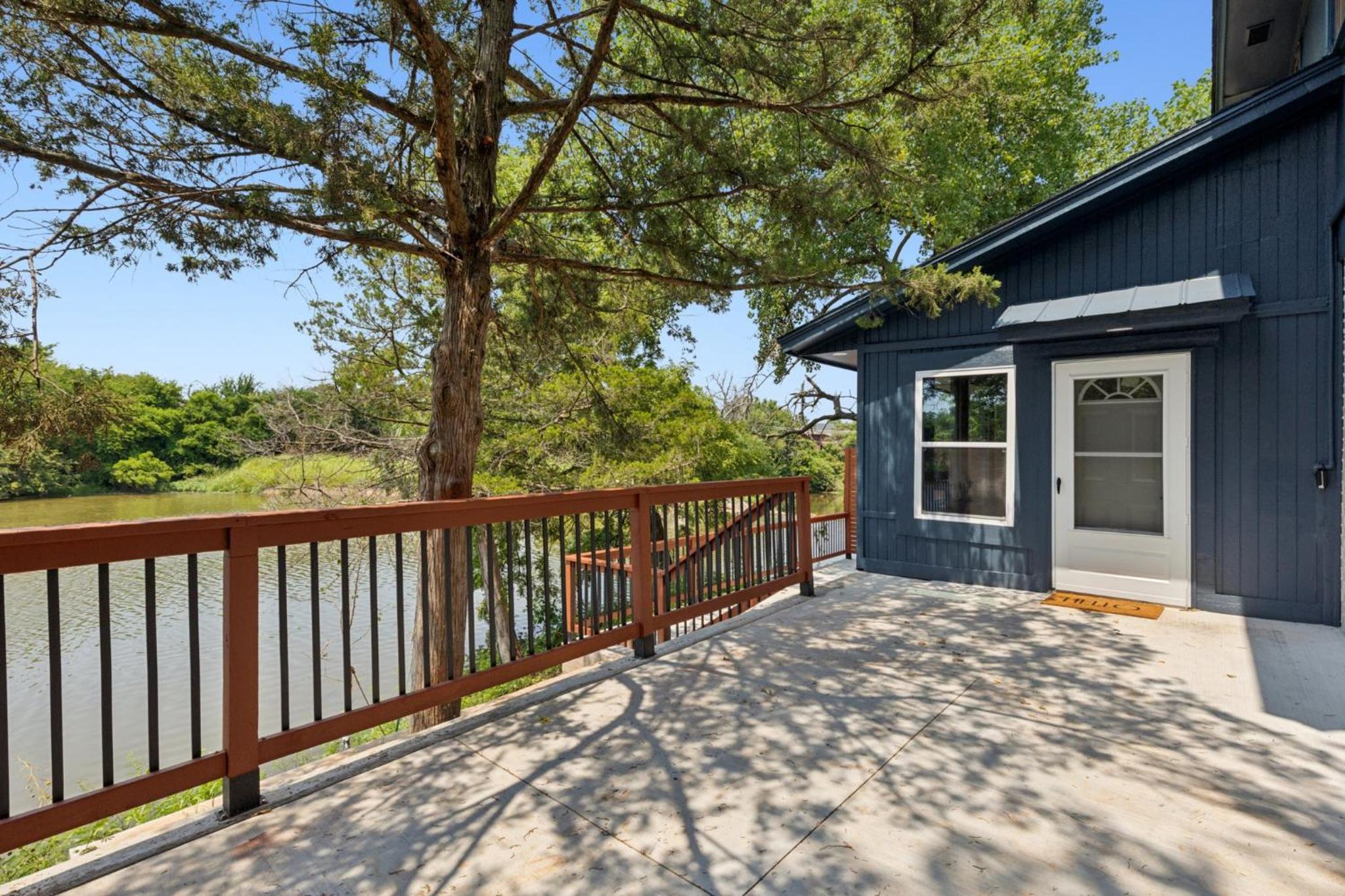 5BR Home Hot Tub, Patio, and Grill #LW