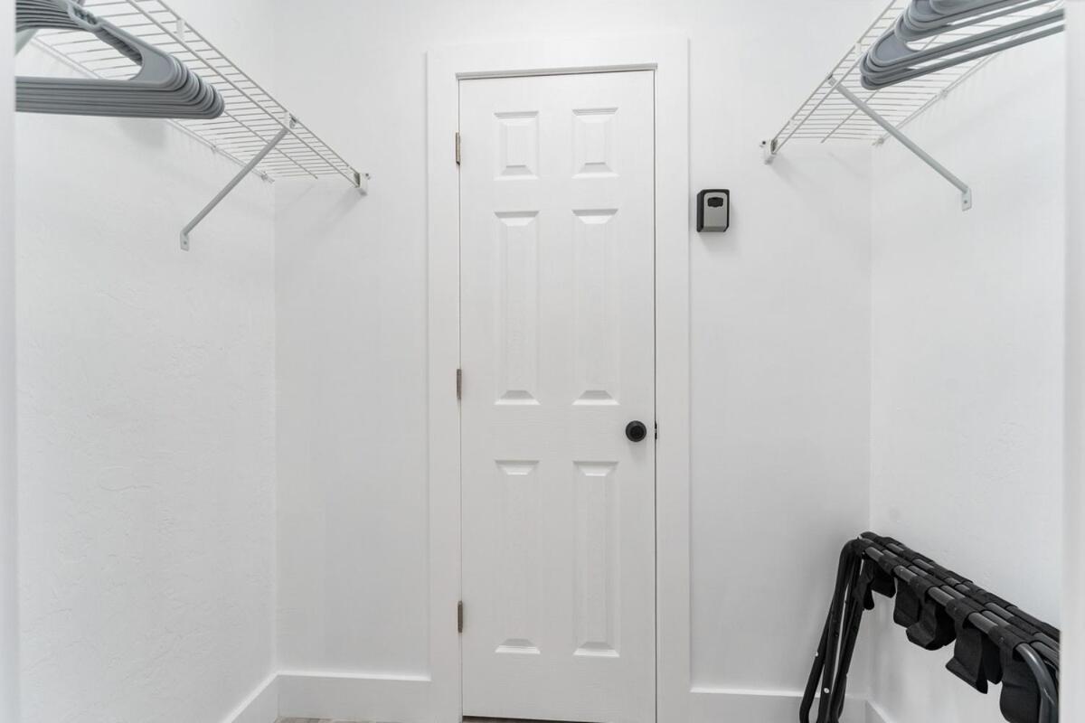 Cozy UF condo off Archer Road - Near Shands & VA !