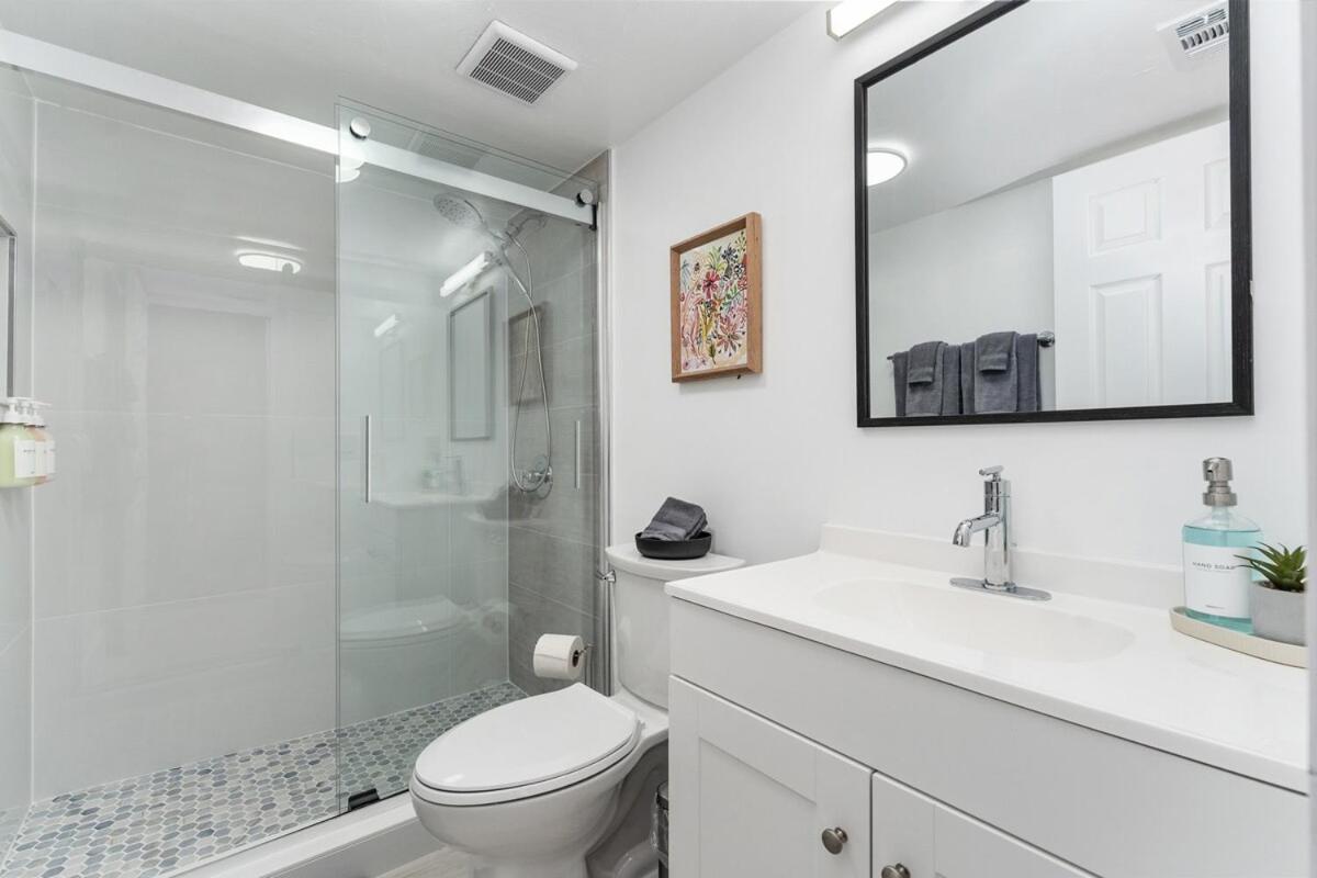 Cozy UF condo off Archer Road - Near Shands & VA !