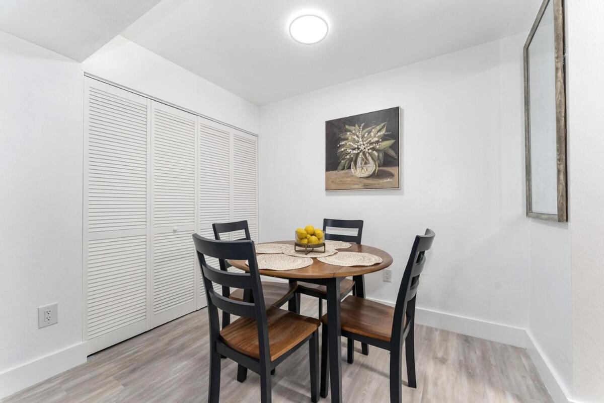 Cozy UF condo off Archer Road - Near Shands & VA !