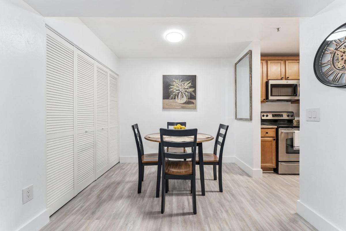 Cozy UF condo off Archer Road - Near Shands & VA !