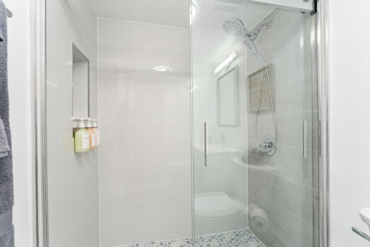 Cozy UF condo off Archer Road - Near Shands & VA !