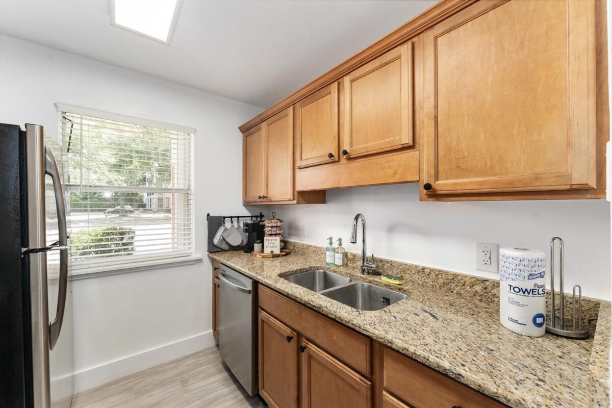 Cozy UF condo off Archer Road - Near Shands & VA !