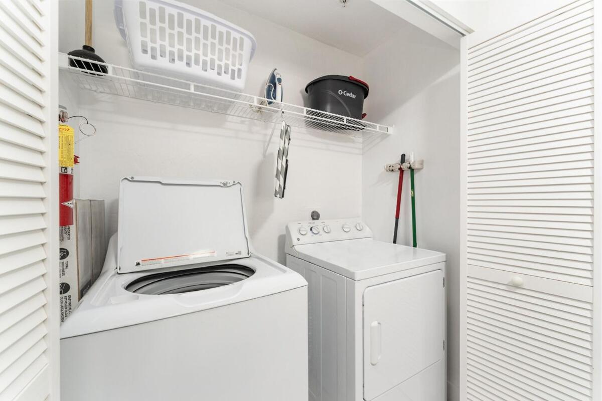 Cozy UF condo off Archer Road - Near Shands & VA !
