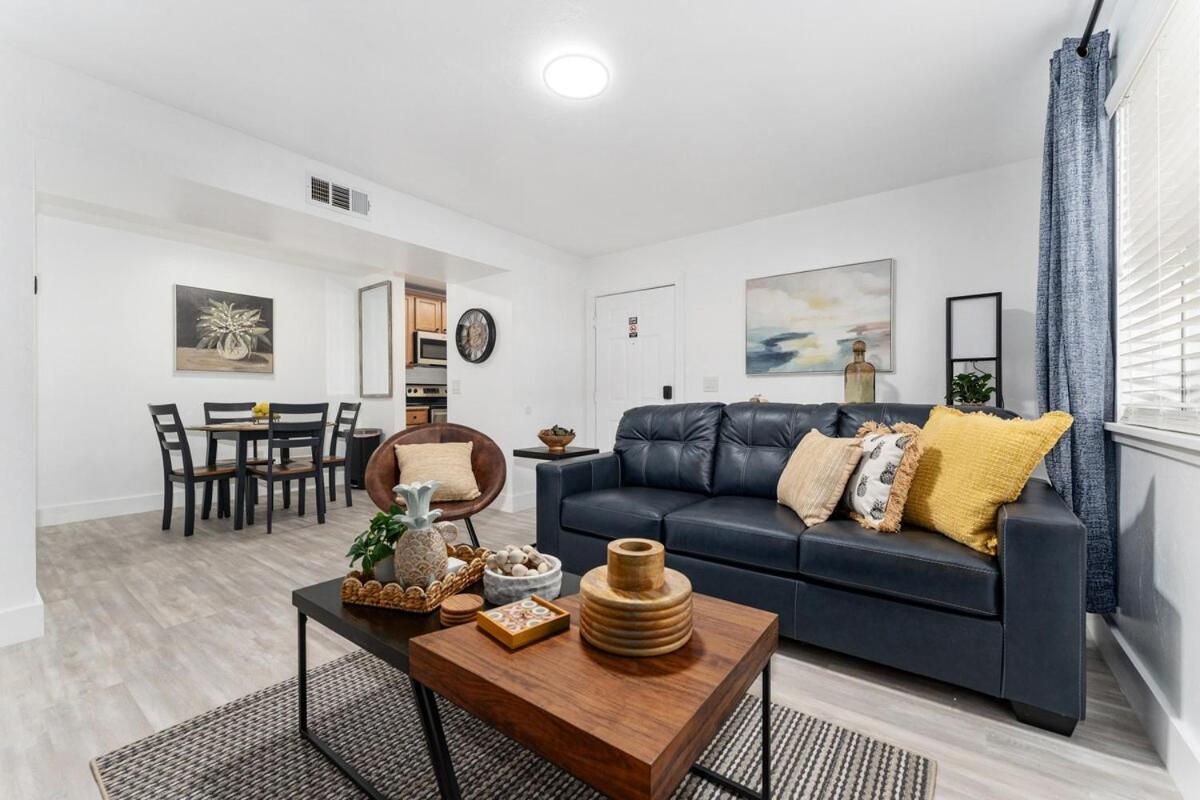 Cozy UF condo off Archer Road - Near Shands & VA !