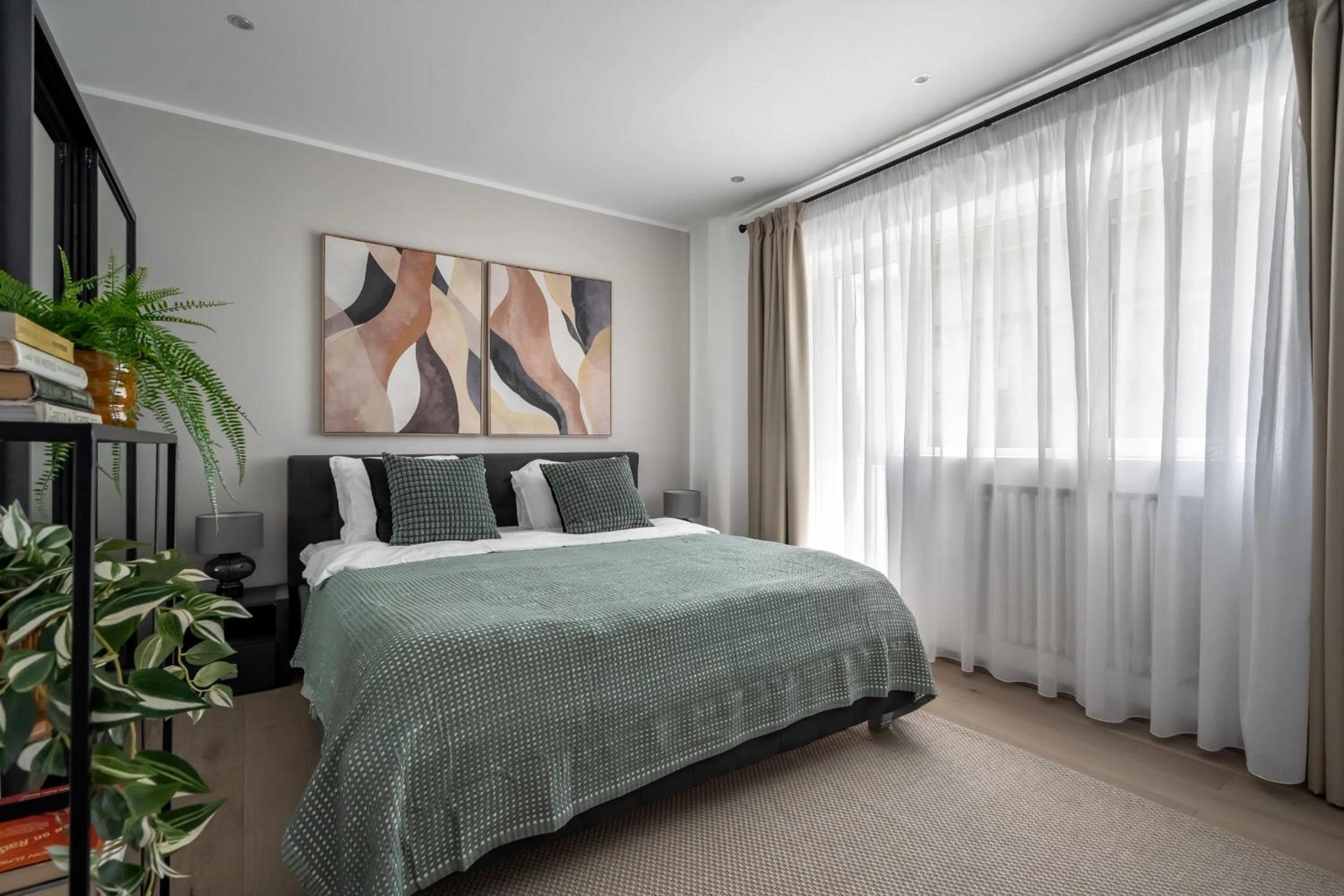 Chic & Central 3BR Retreat in the Historic Center
