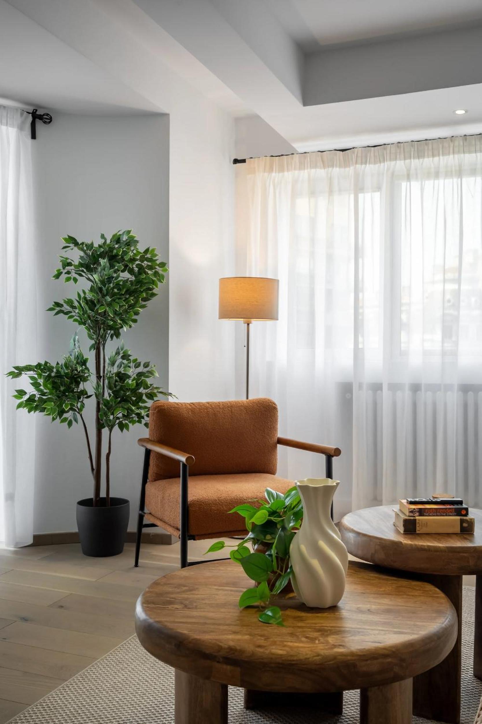 Chic & Central 3BR Retreat in the Historic Center