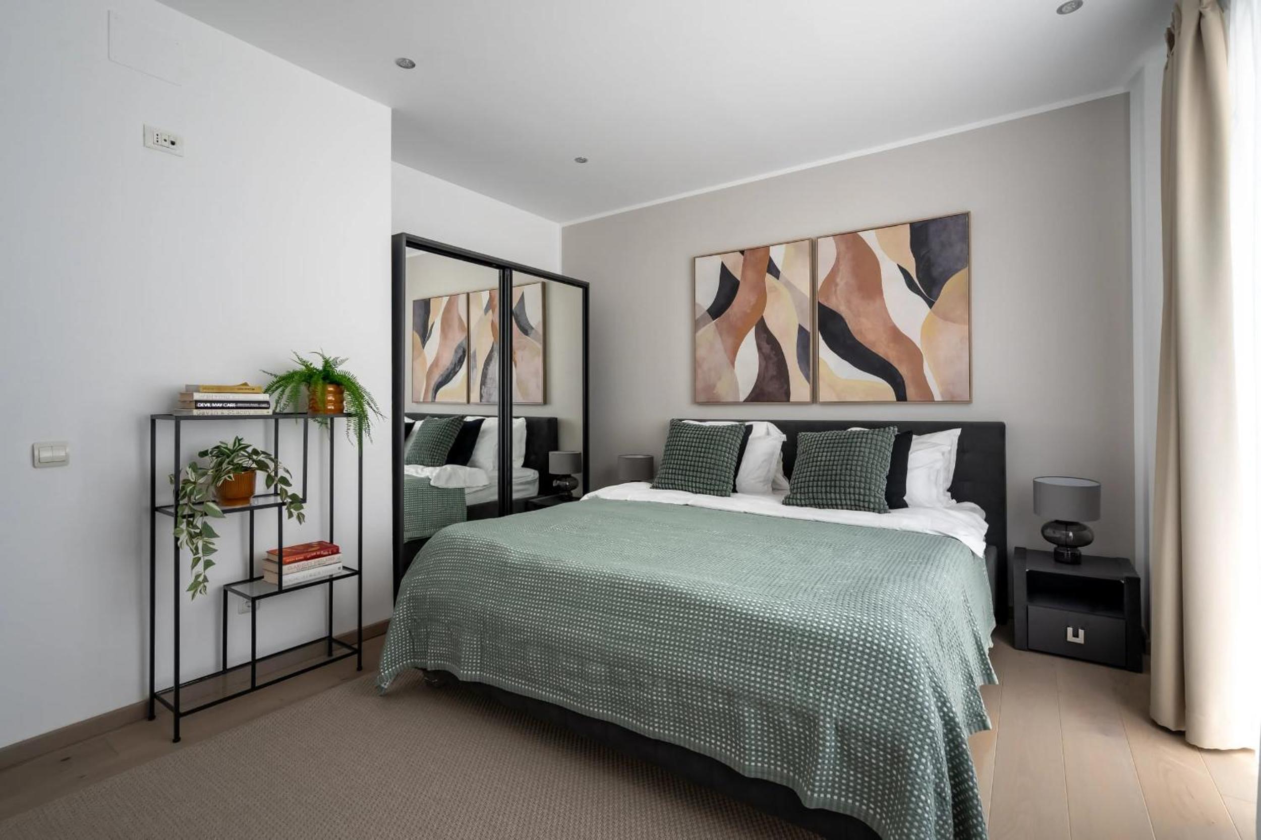 Chic & Central 3BR Retreat in the Historic Center