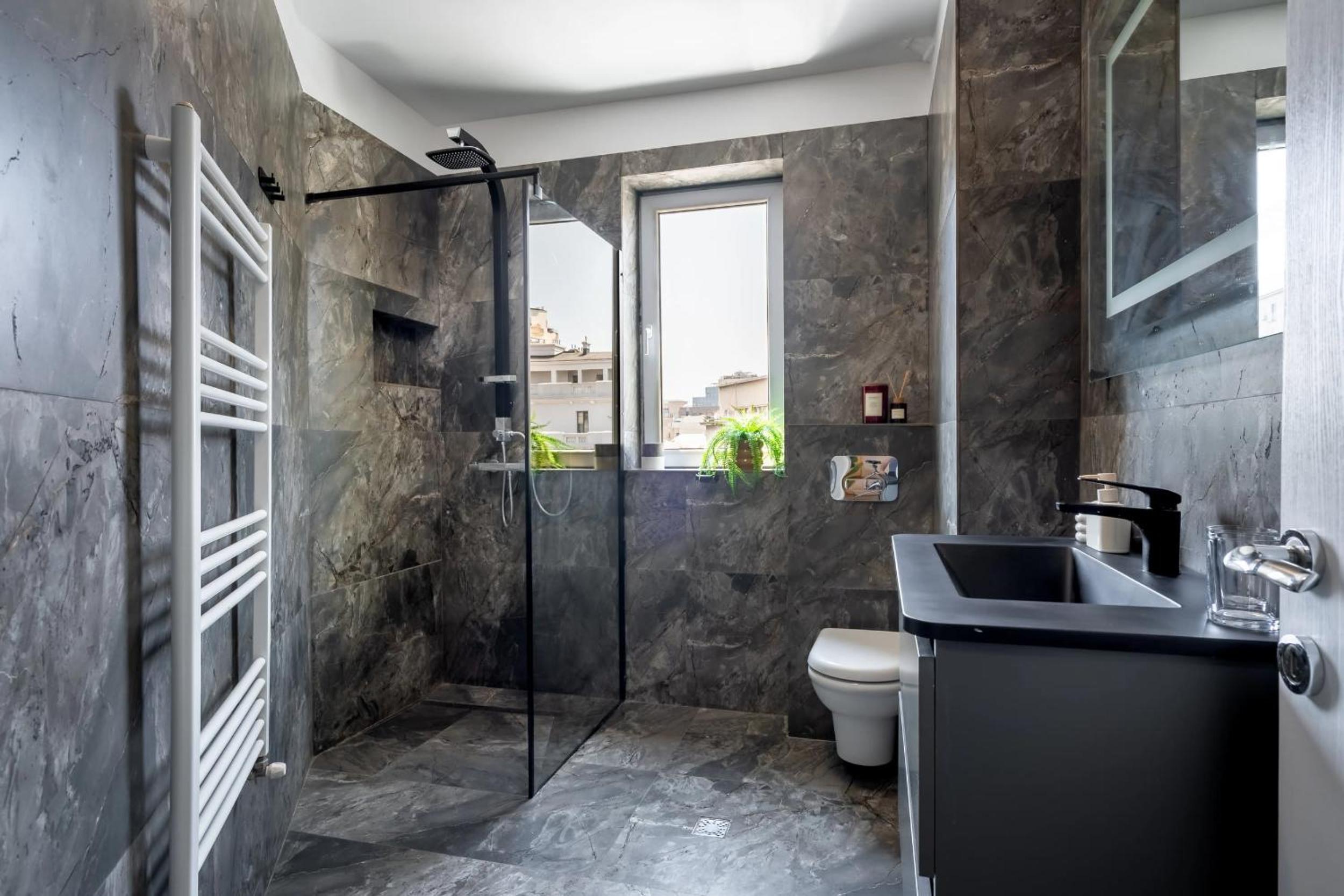 Chic & Central 3BR Retreat in the Historic Center