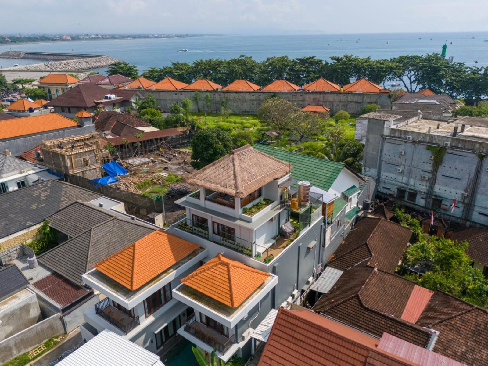 Modern 5BR Luxury Villa with Pool & Rooftop - 100m from Sanur Beach