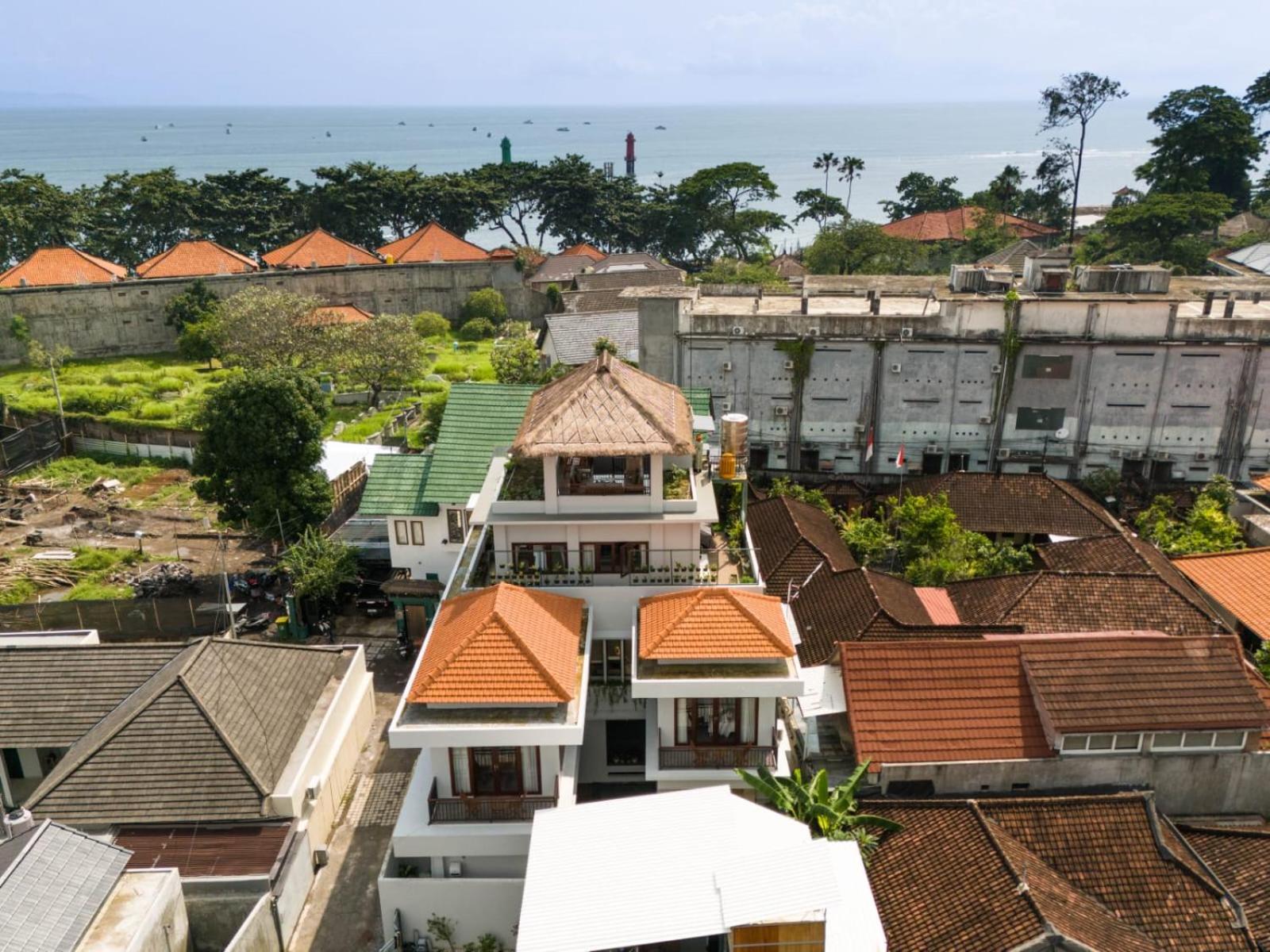 Modern 5BR Luxury Villa with Pool & Rooftop - 100m from Sanur Beach