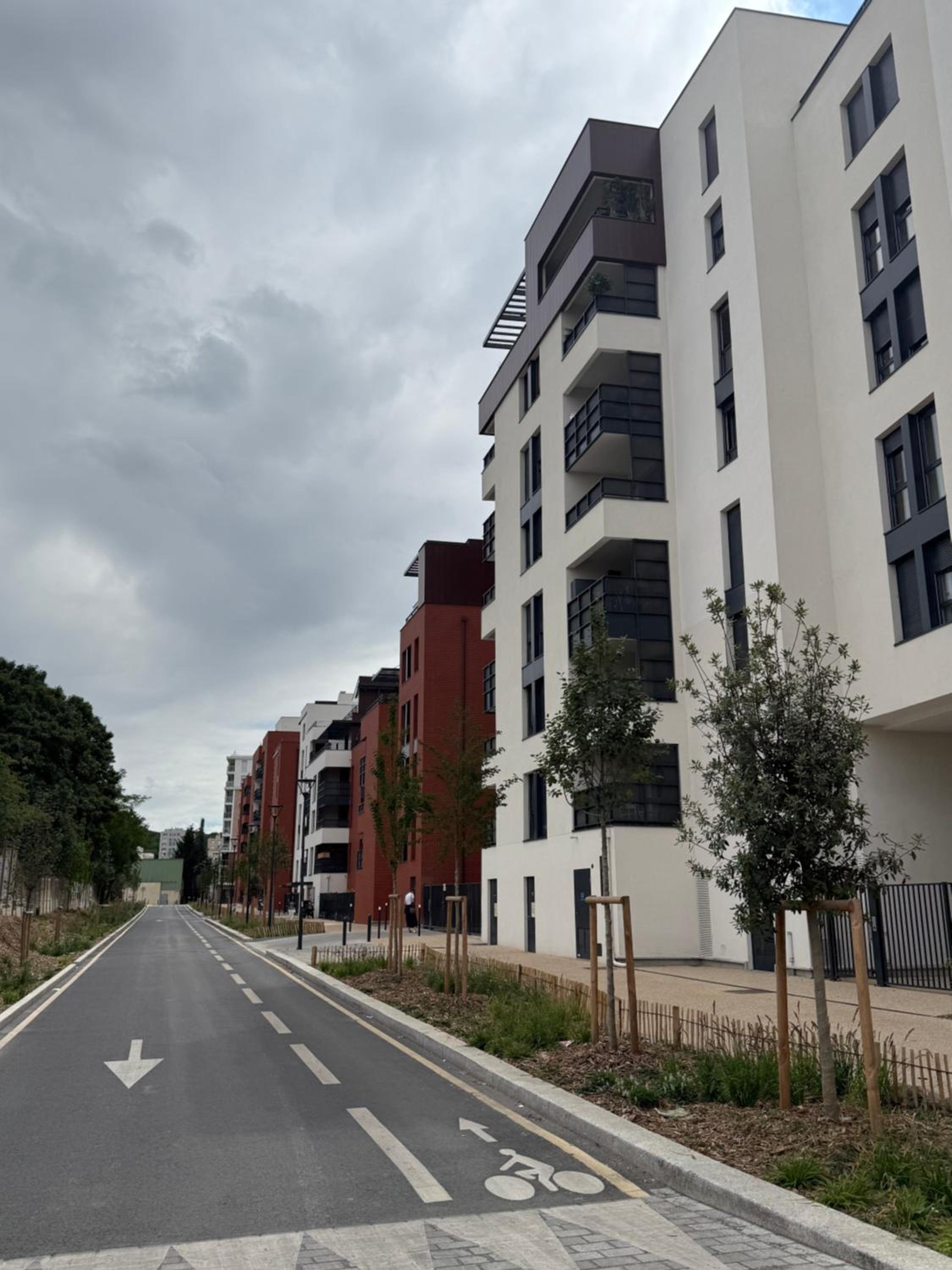 La maison colorée proche de Paris et Gare du Nord, parking gratuit