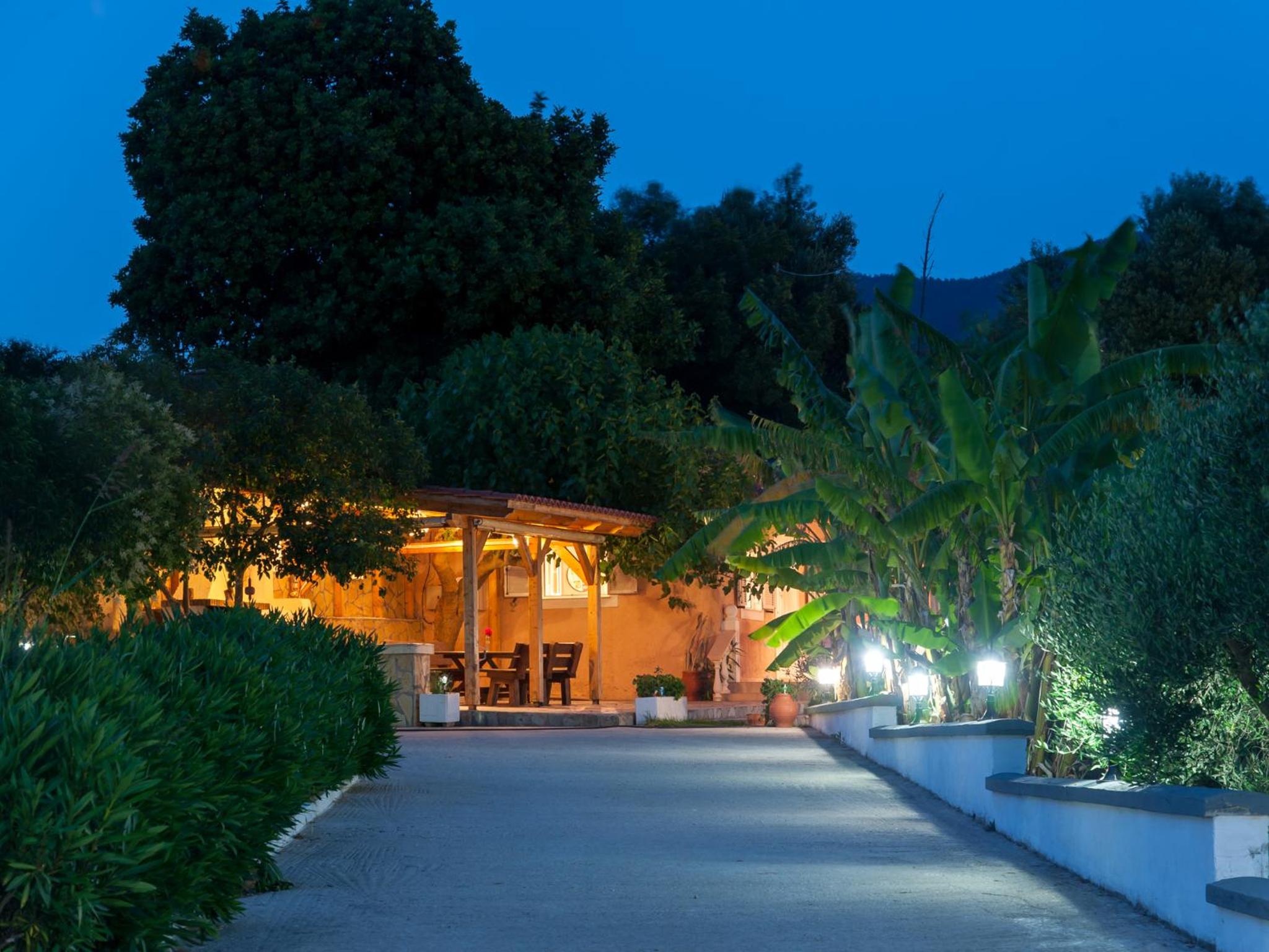 Hotel Green Retreat - Image 1