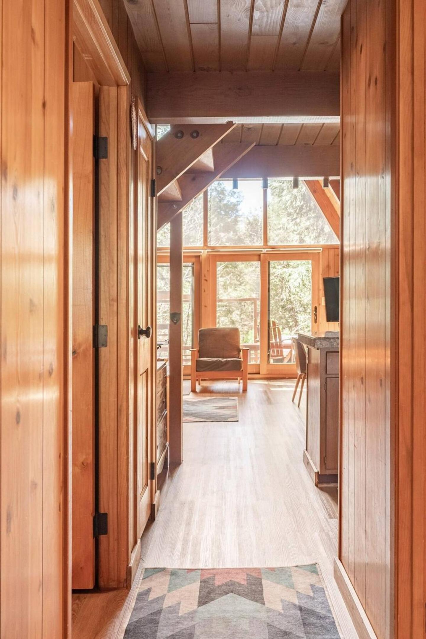 Idyllcove Fenced 13 Acre Mid-Century