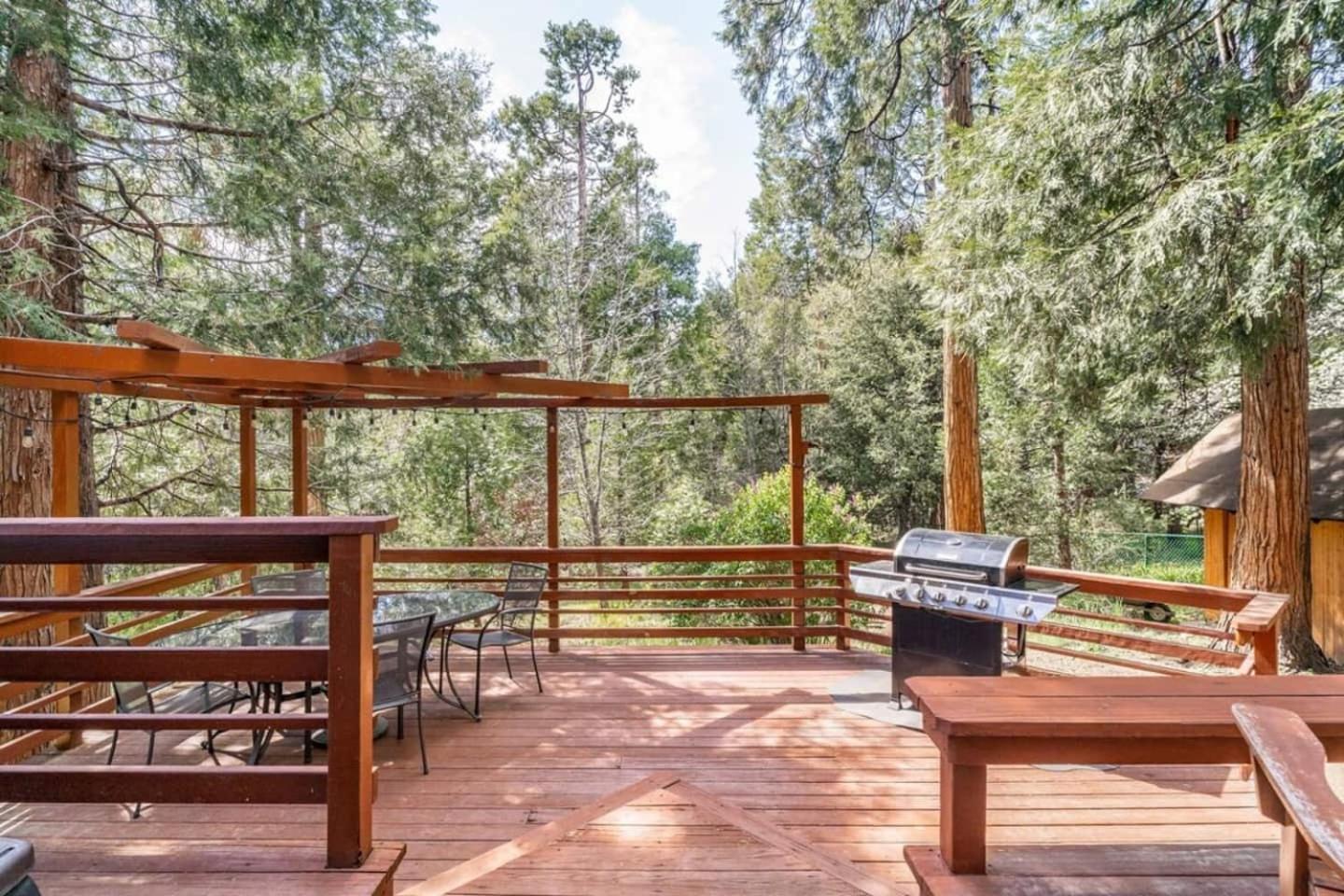 Idyllcove Fenced 13 Acre Mid-Century