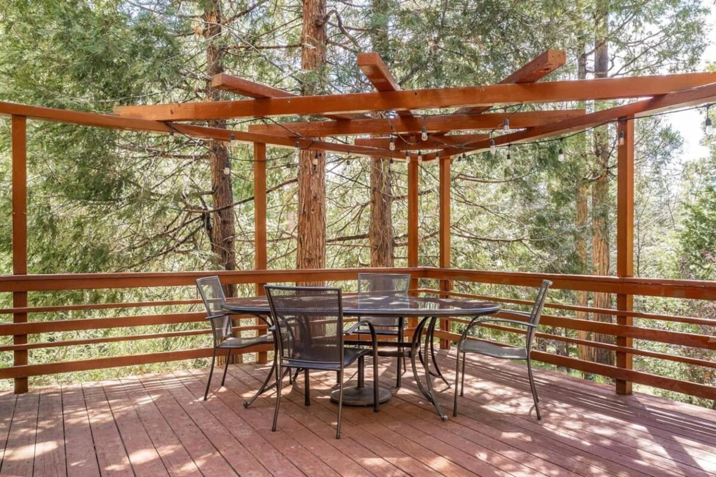 Idyllcove Fenced 13 Acre Mid-Century