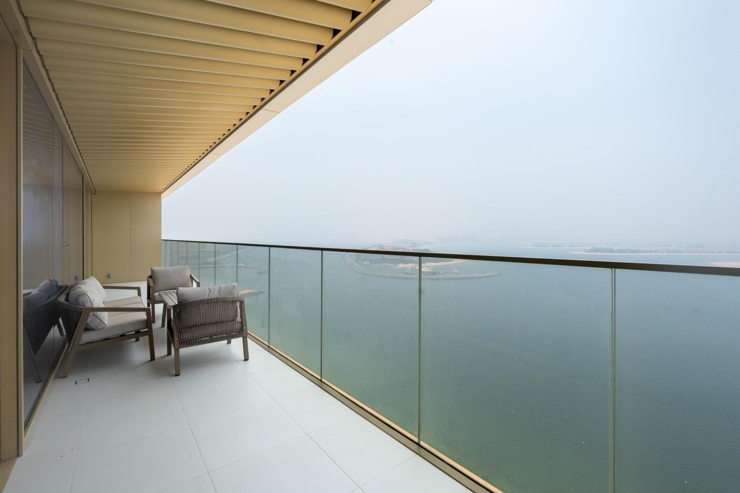 KeyRock - Palm & Sea View Apt at Grand Bleu