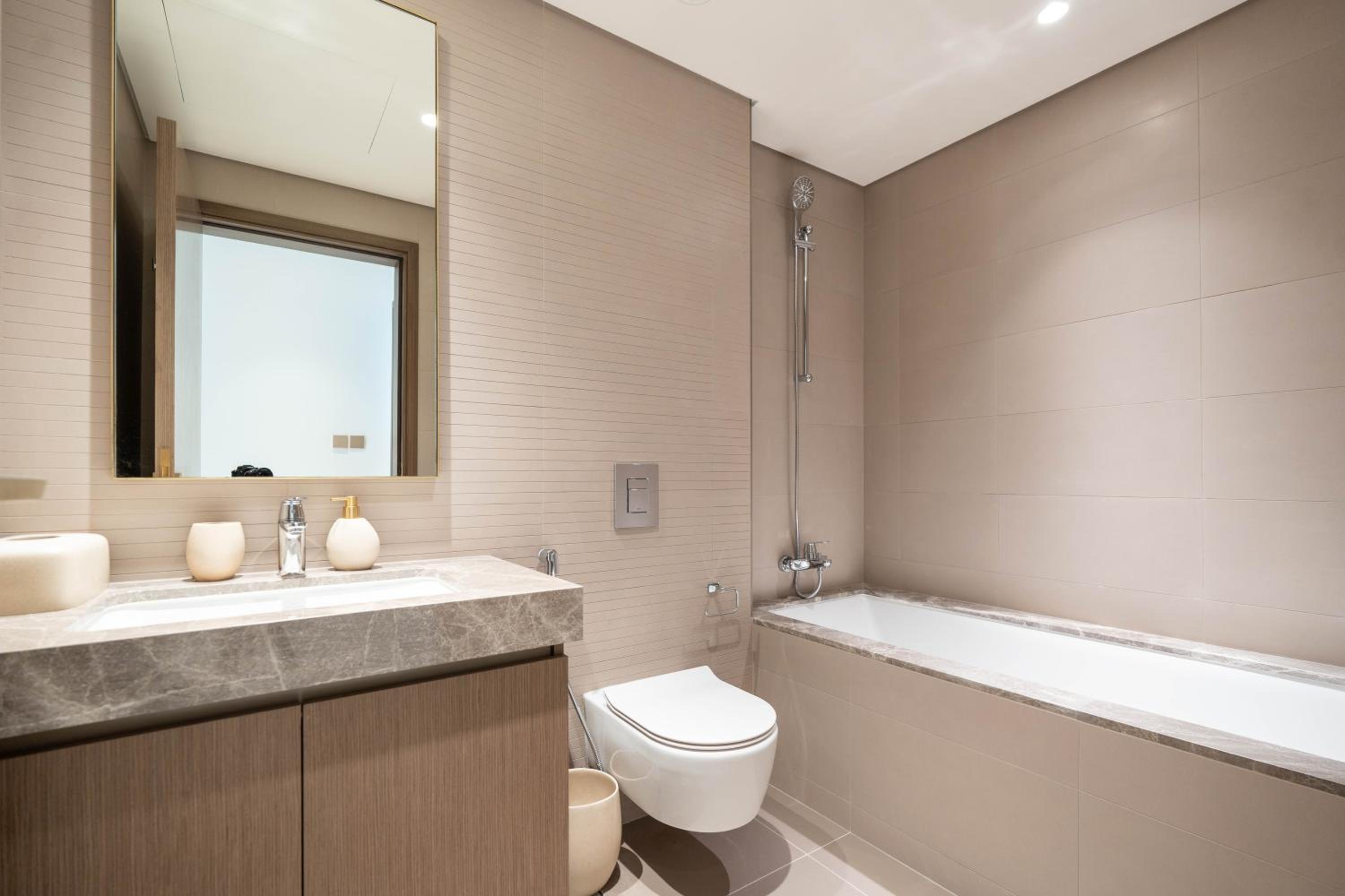 KeyRock - Palm & Sea View Apt at Grand Bleu