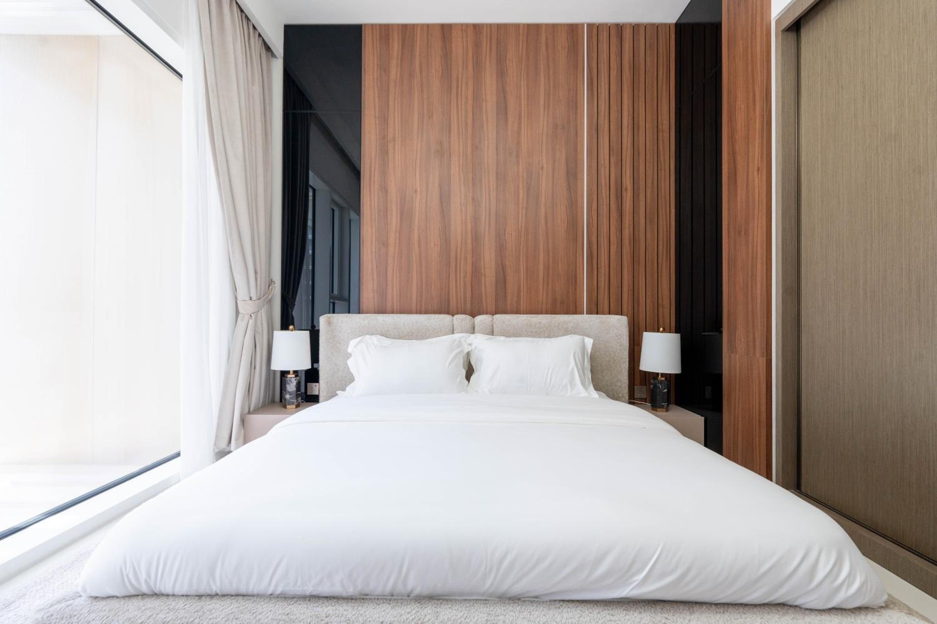 KeyRock - Sea View Stay with Pool Access