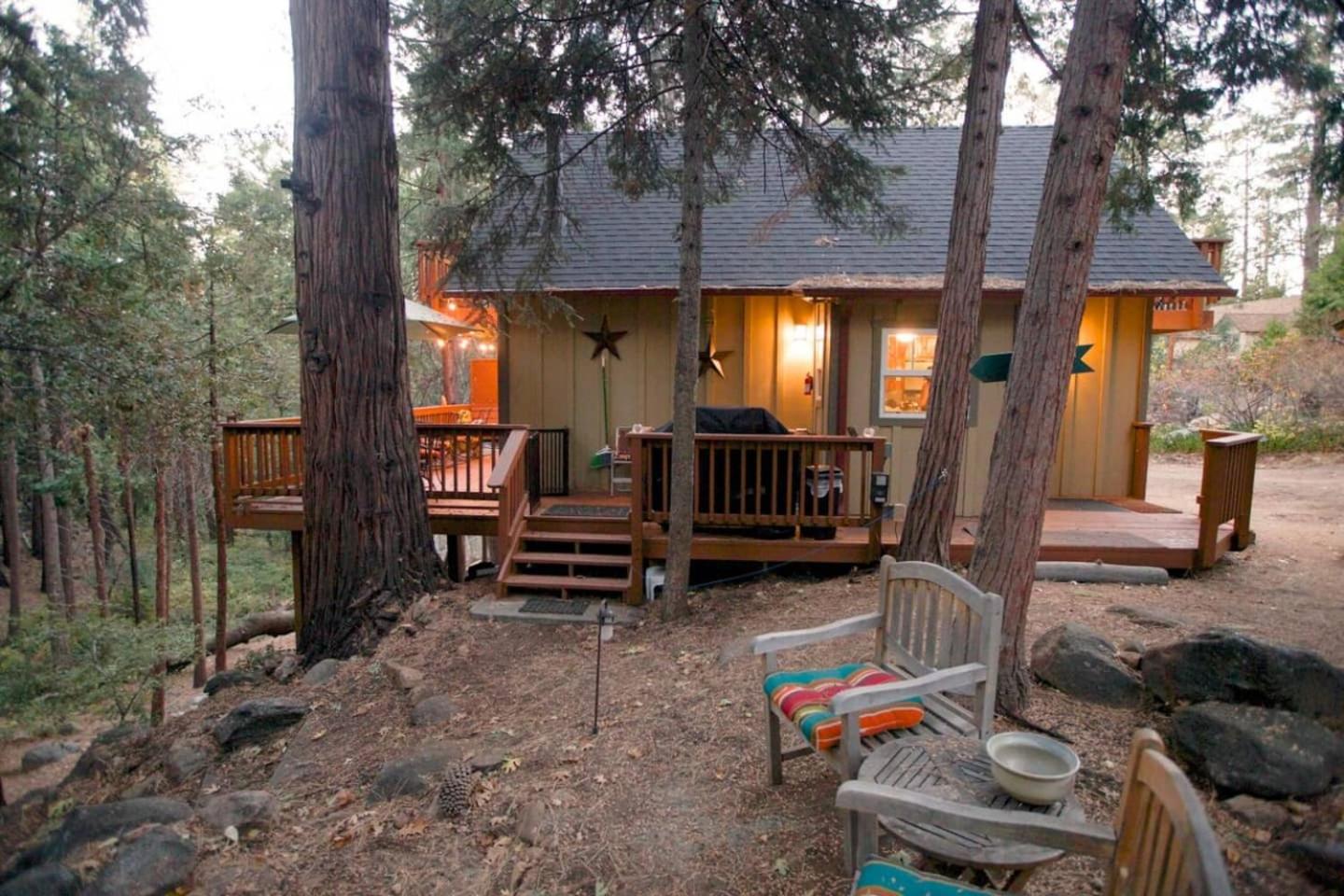 Idyllbrook Brookside Gazebo Fenced Deck, EV