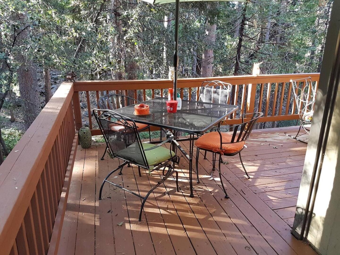 Idyllbrook Brookside Gazebo Fenced Deck, EV