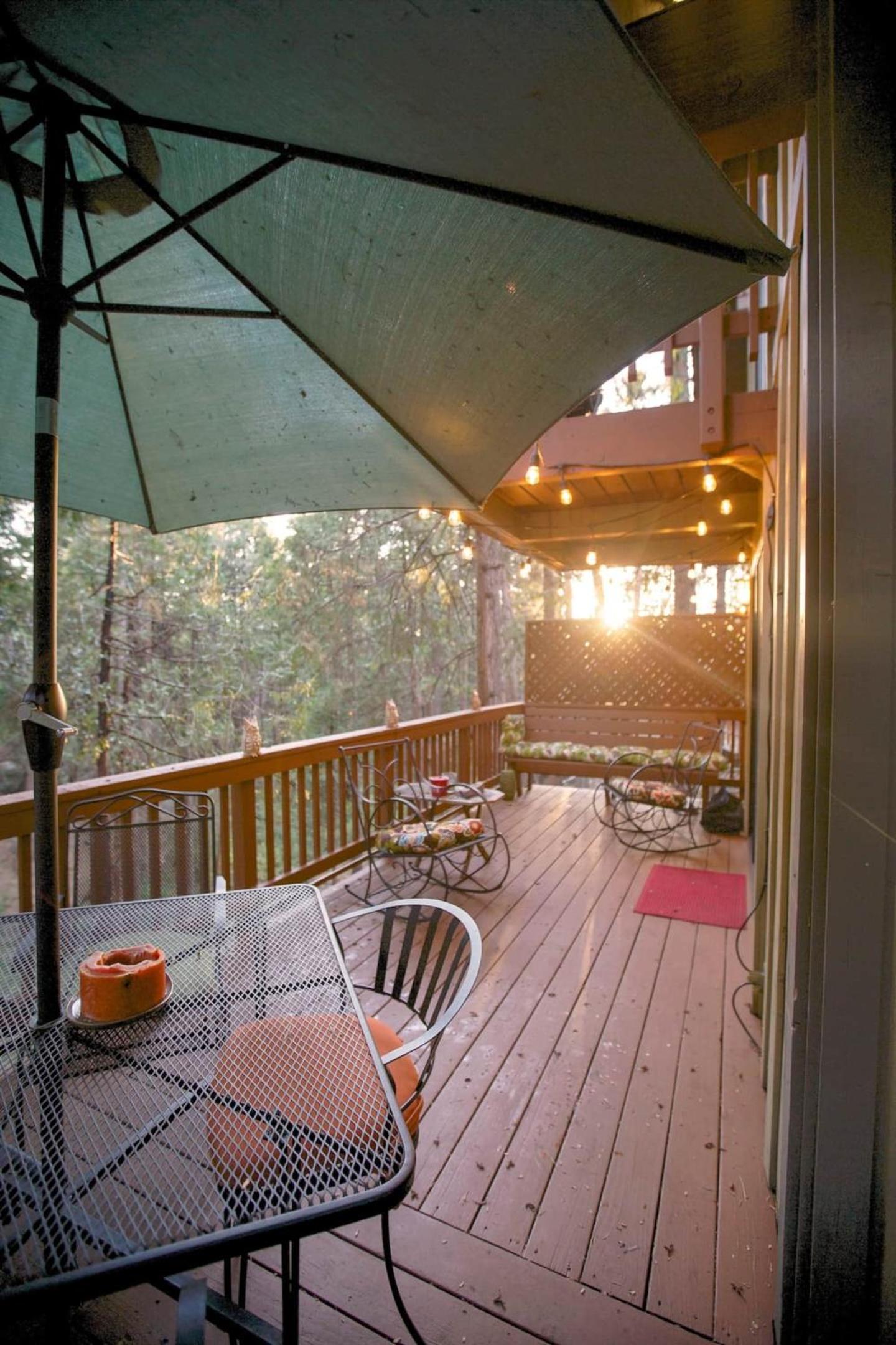 Idyllbrook Brookside Gazebo Fenced Deck, EV