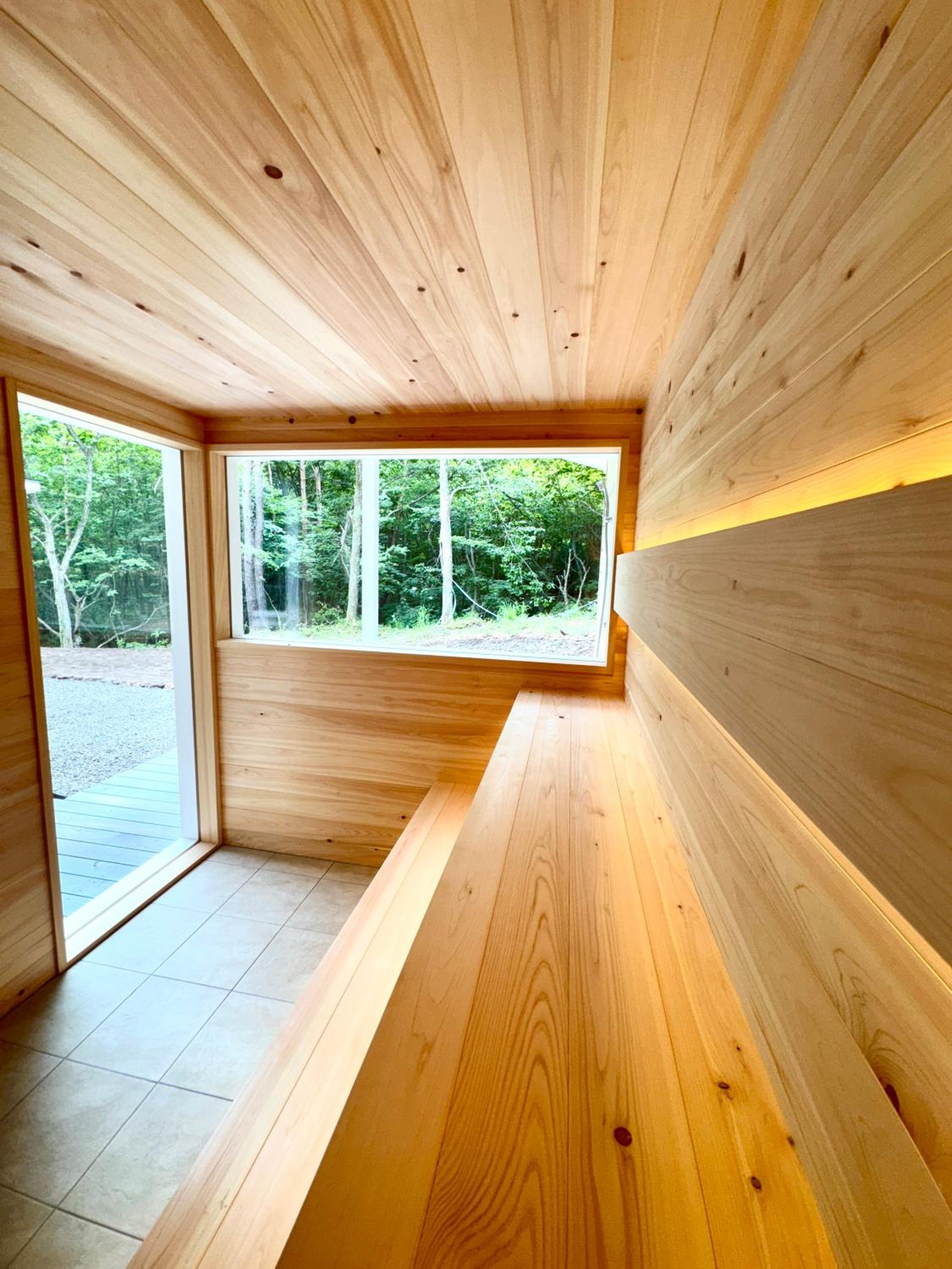 Second House kukka